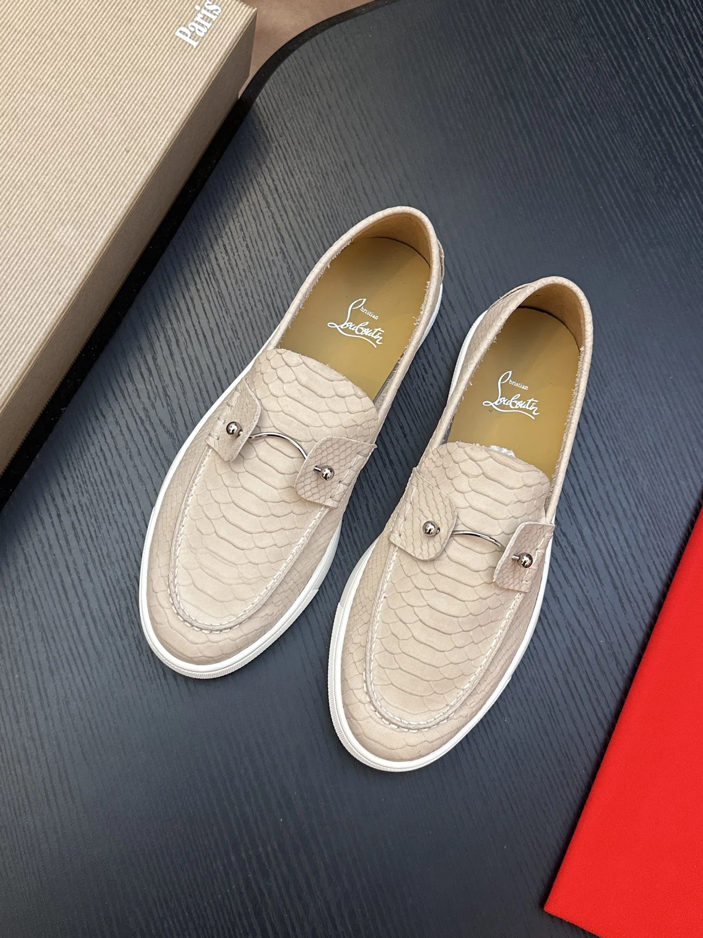 LOUBOUTIN 27FW EIYCUJO 002 로퍼 3
