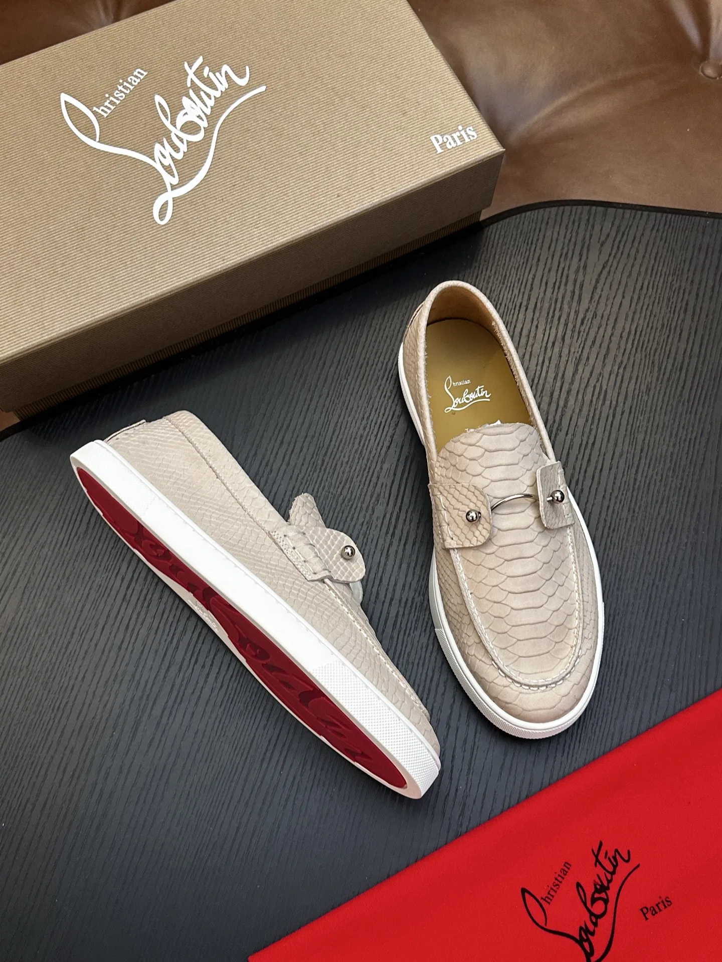 LOUBOUTIN 27FW EIYCUJO 002 로퍼 4