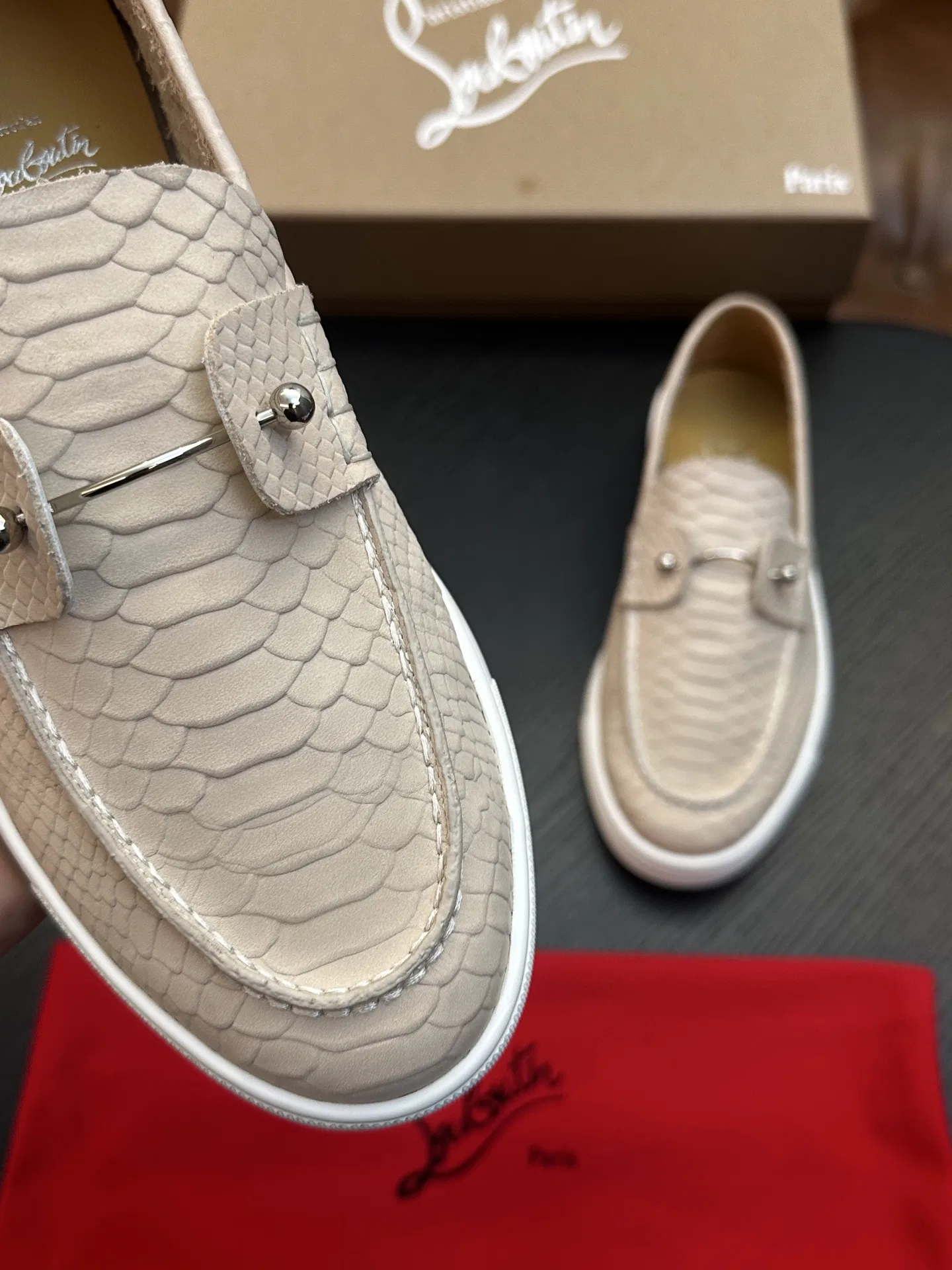 LOUBOUTIN 27FW EIYCUJO 002 로퍼 6