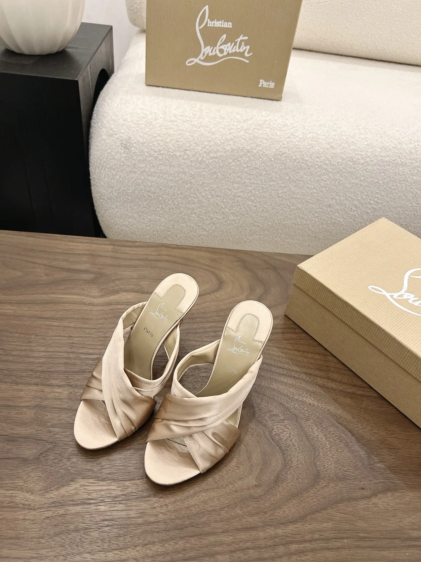 LOUBOUTIN 27FW MSFBUNF 004 구두