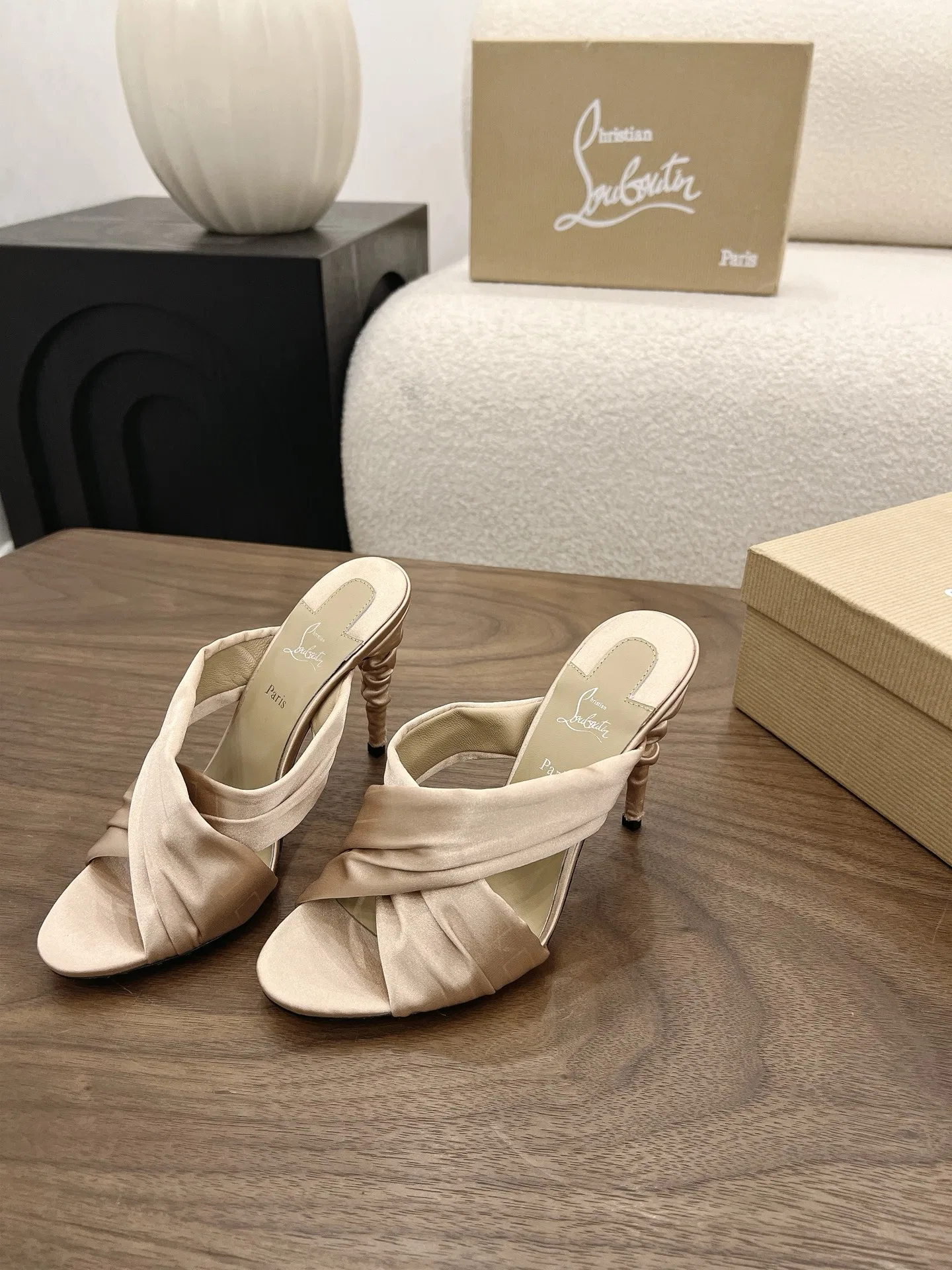 LOUBOUTIN 27FW MSFBUNF 004 구두 3