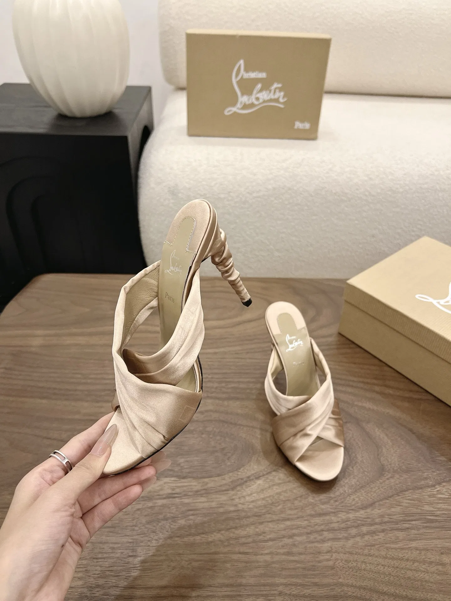 LOUBOUTIN 27FW MSFBUNF 004 구두 4