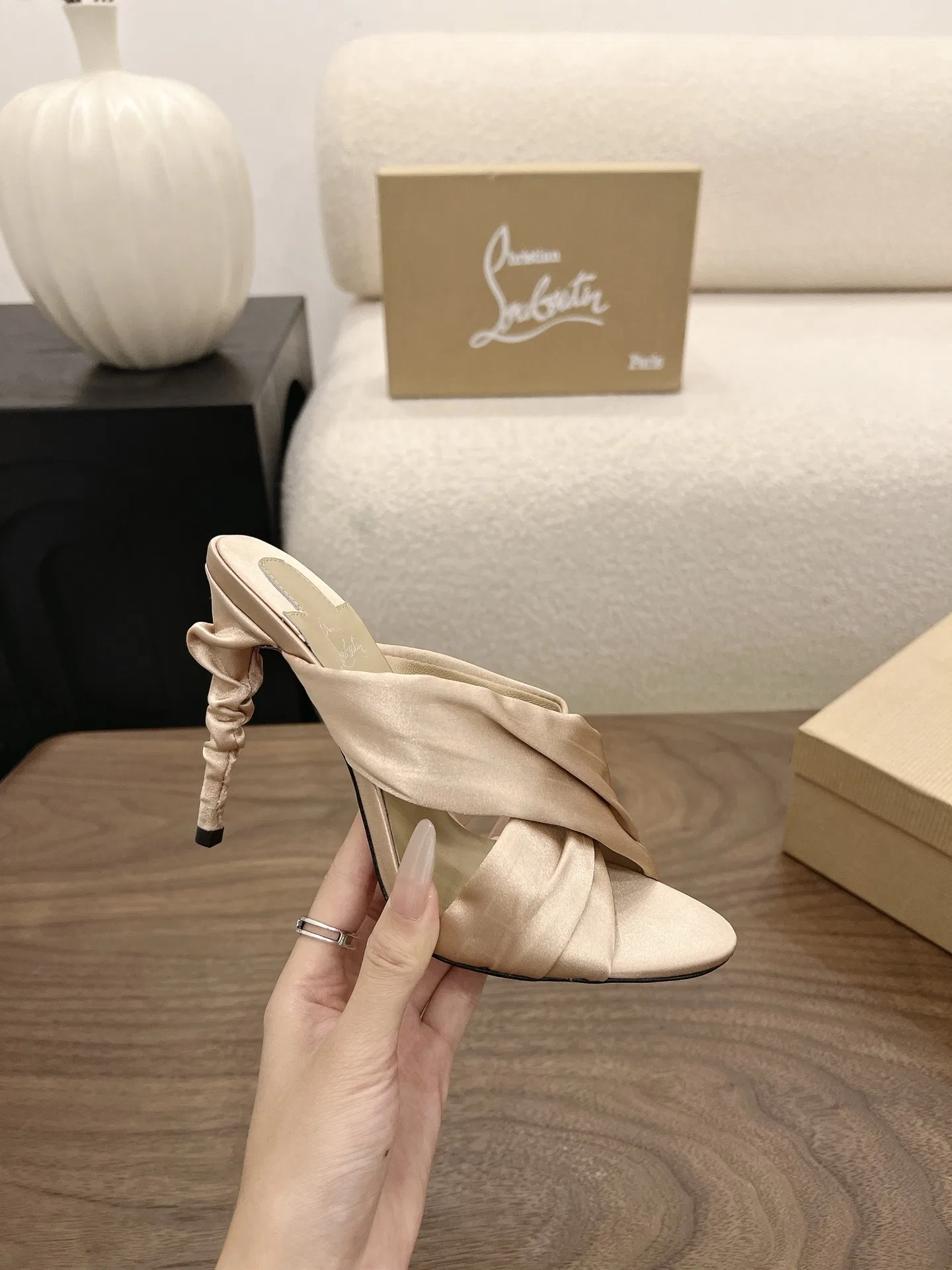 LOUBOUTIN 27FW MSFBUNF 004 구두 5