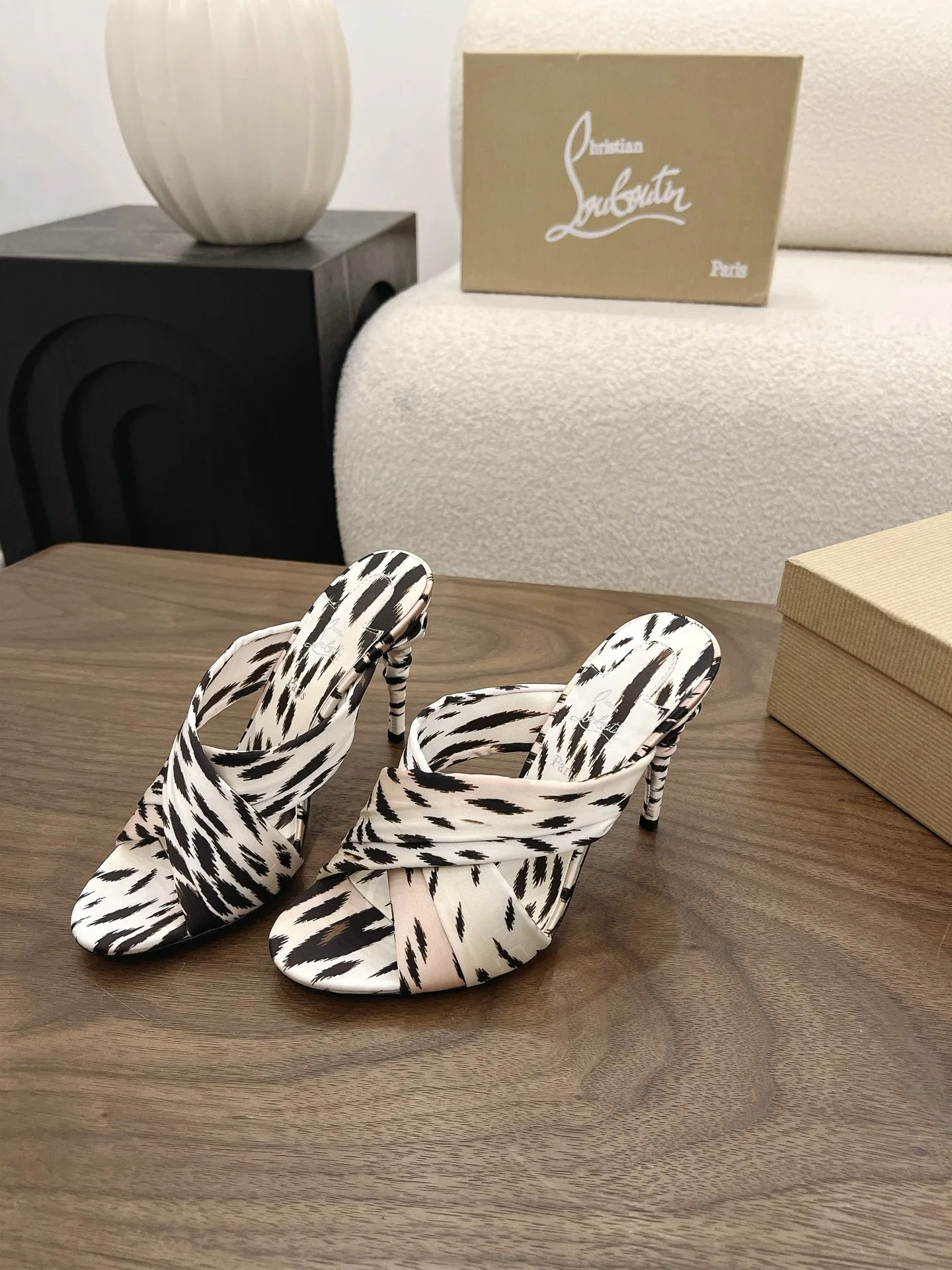 LOUBOUTIN 27FW MSFBUNF 005 구두 3