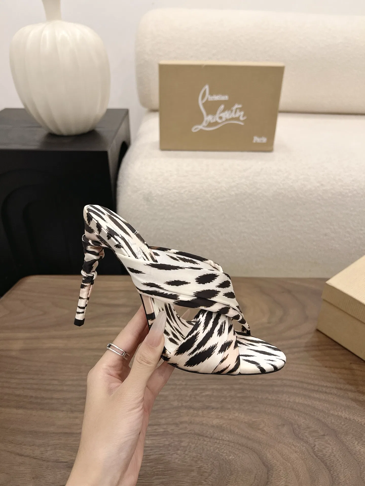 LOUBOUTIN 27FW MSFBUNF 005 구두 5