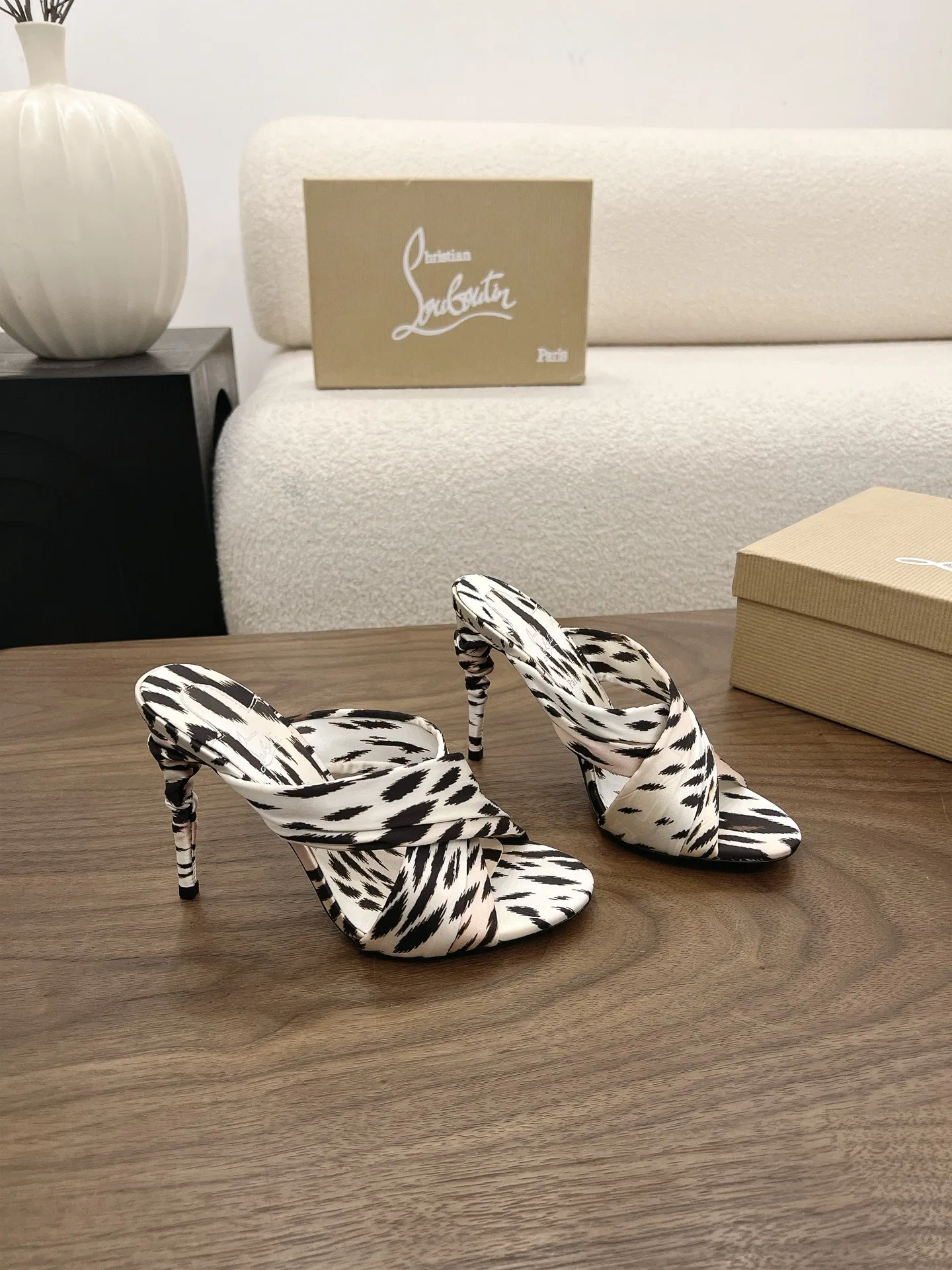 LOUBOUTIN 27FW MSFBUNF 005 구두 6