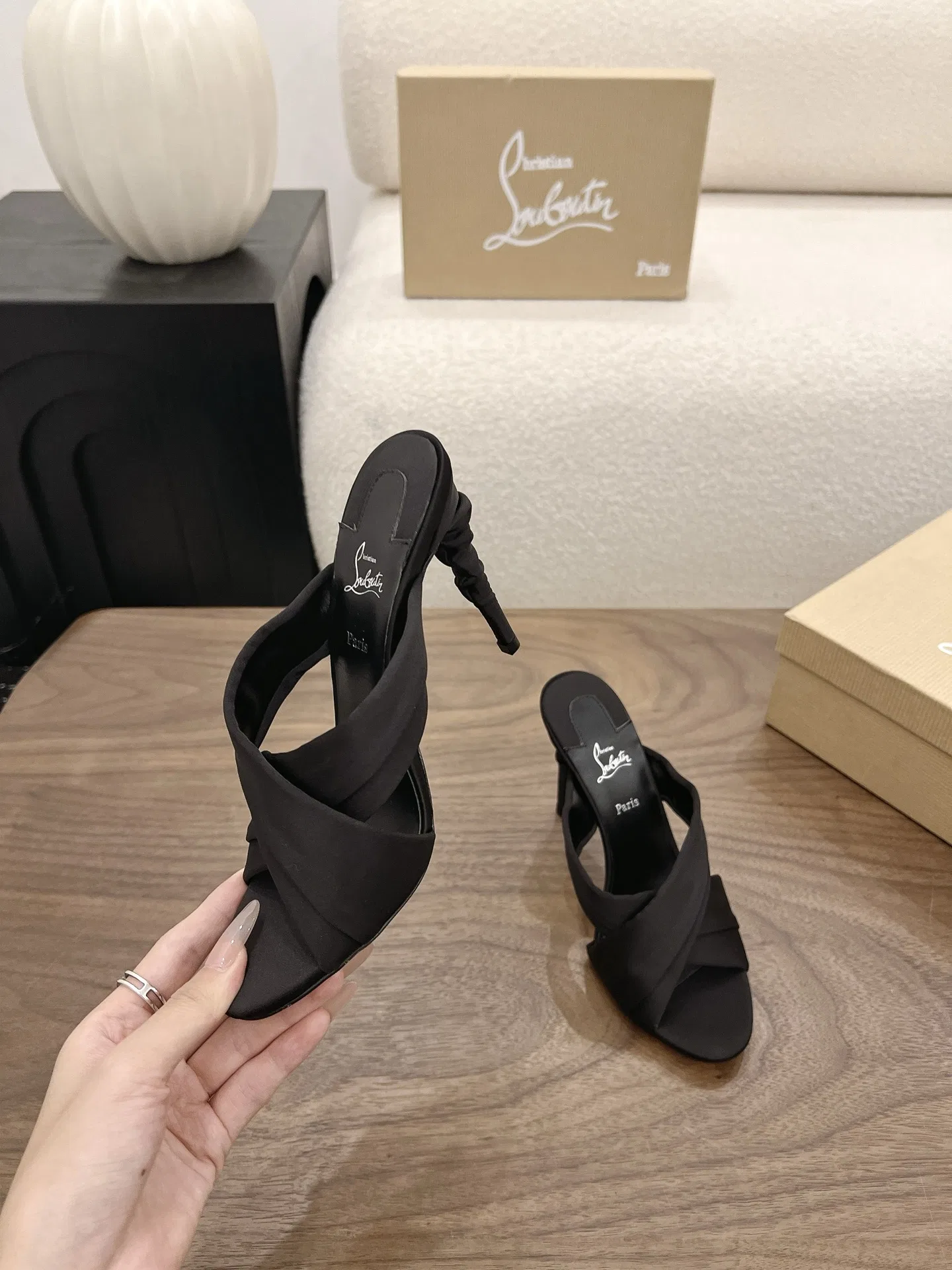 LOUBOUTIN 27FW MSFBUNF 006 구두 4