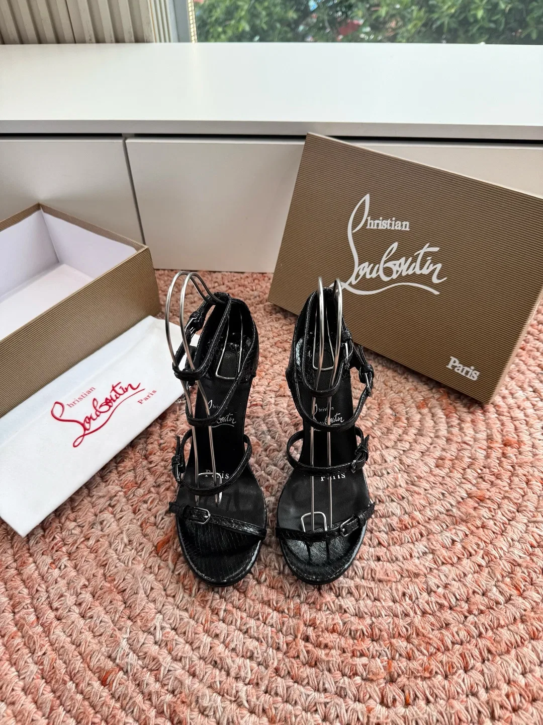 LOUBOUTIN 27FW MSFBUNF 010 구두