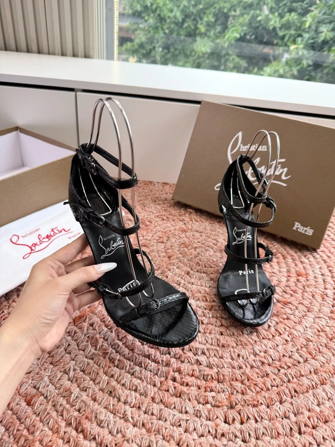 LOUBOUTIN 27FW MSFBUNF 010 구두 6