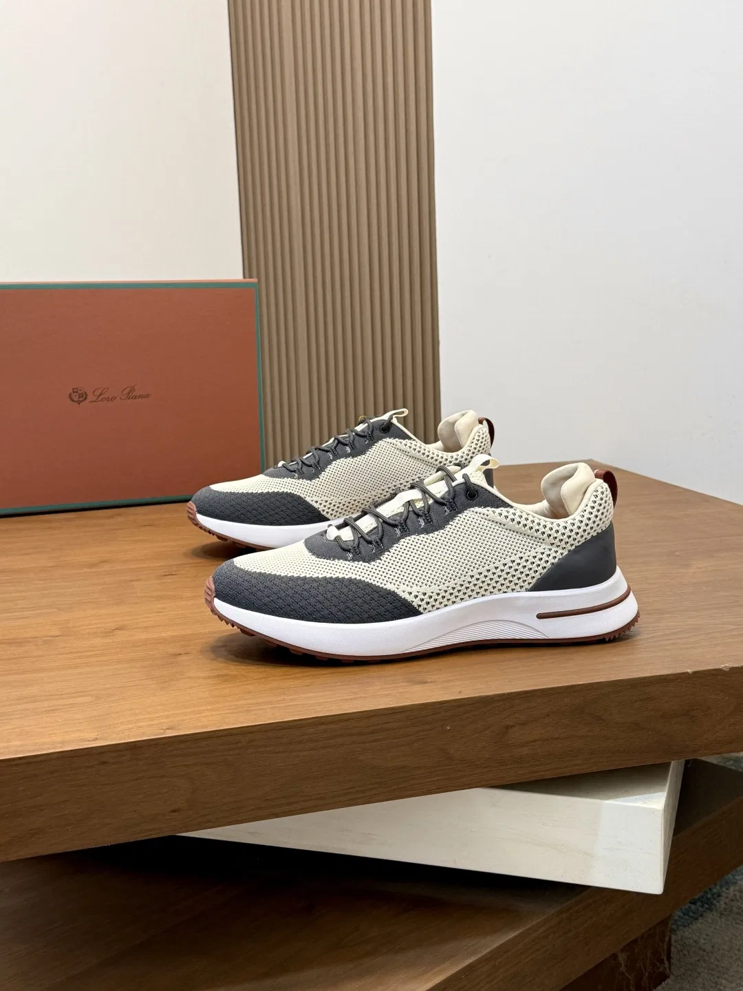 LP 27FW GKJJQIF 001 스니커즈 3