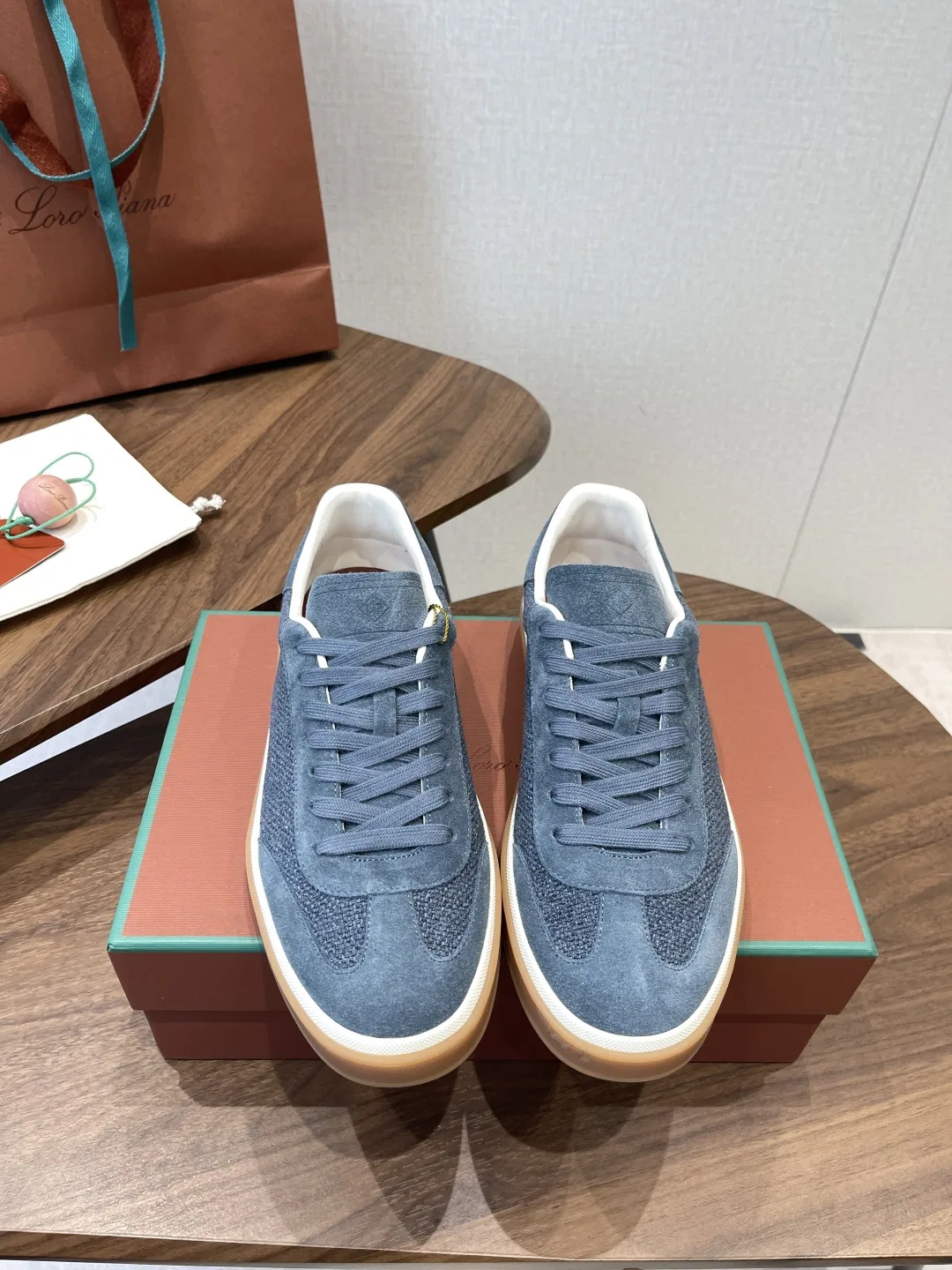 LP 27FW XJBVJYL 006 스니커즈