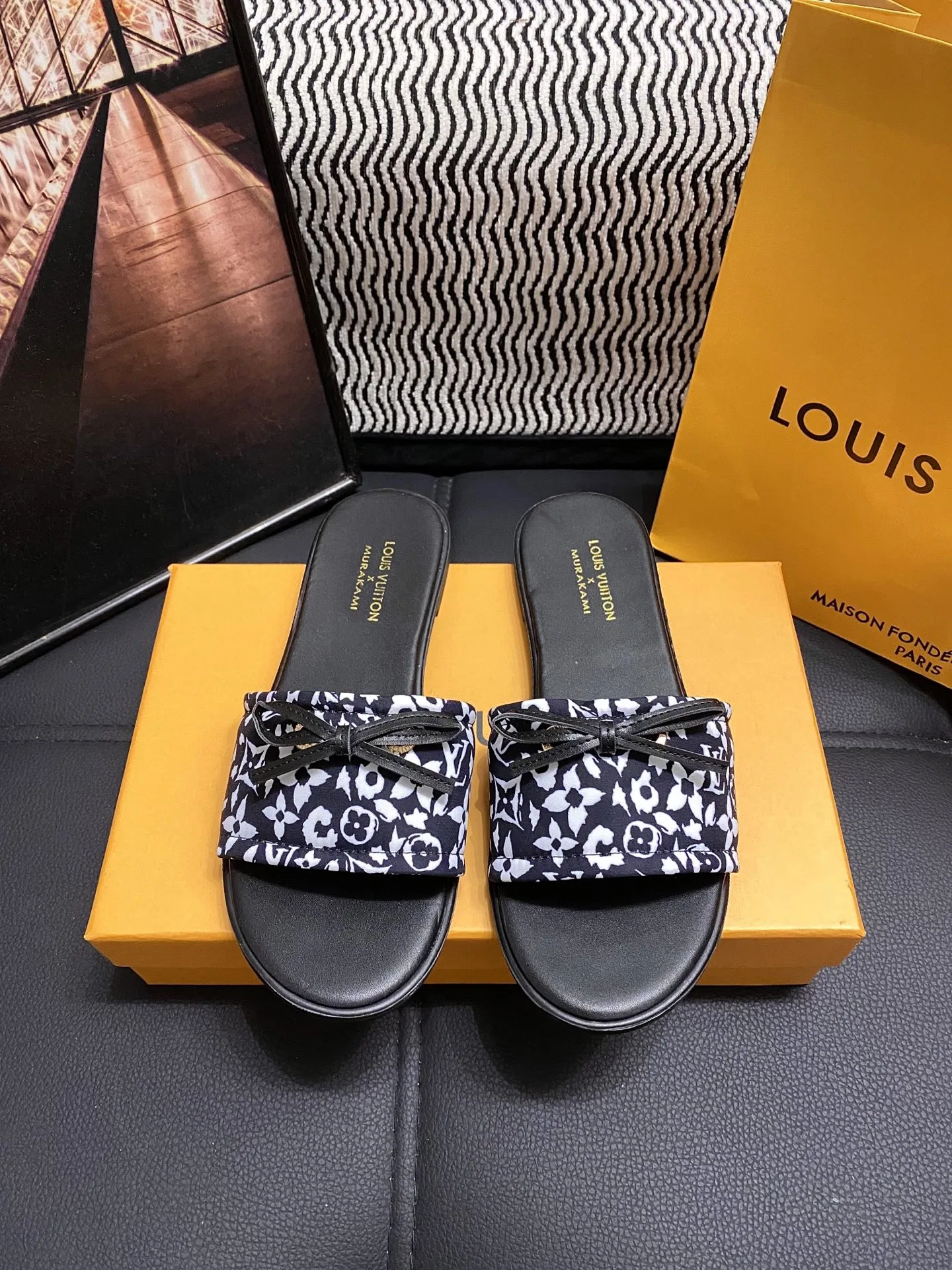 LV 27FW AKUCGHD 004 슬리퍼