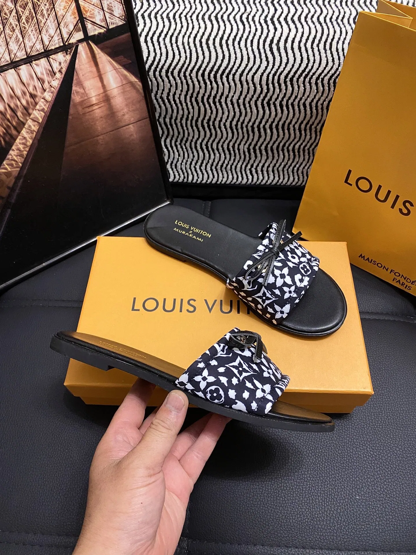 LV 27FW AKUCGHD 004 슬리퍼 3