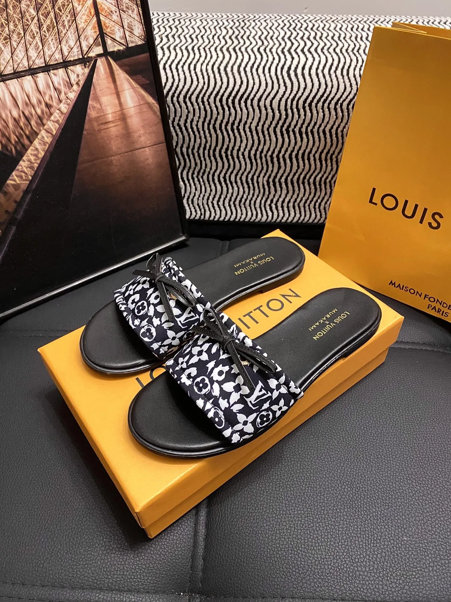 LV 27FW AKUCGHD 004 슬리퍼 4