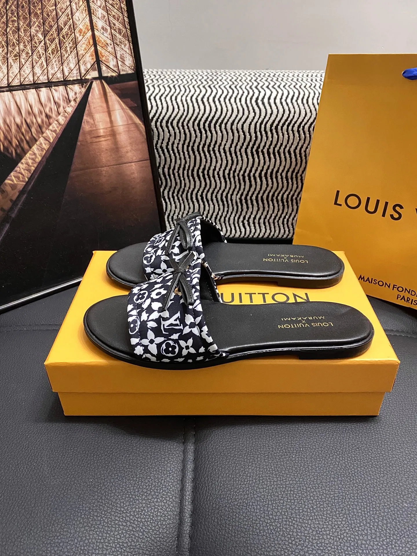 LV 27FW AKUCGHD 004 슬리퍼 5