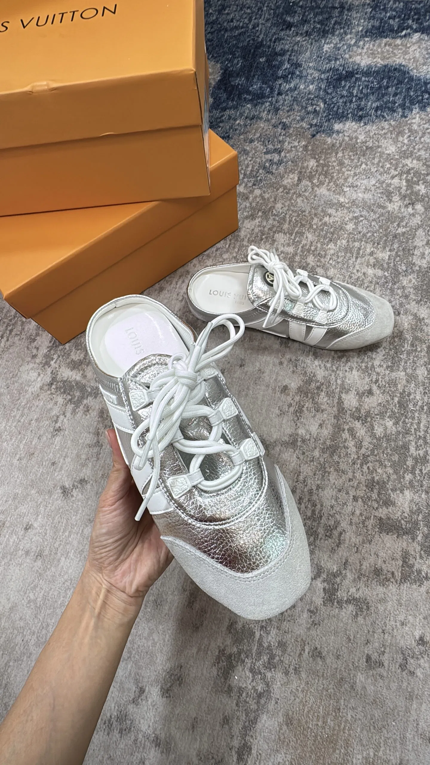 LV 27FW AKUCGHD 066 운동화