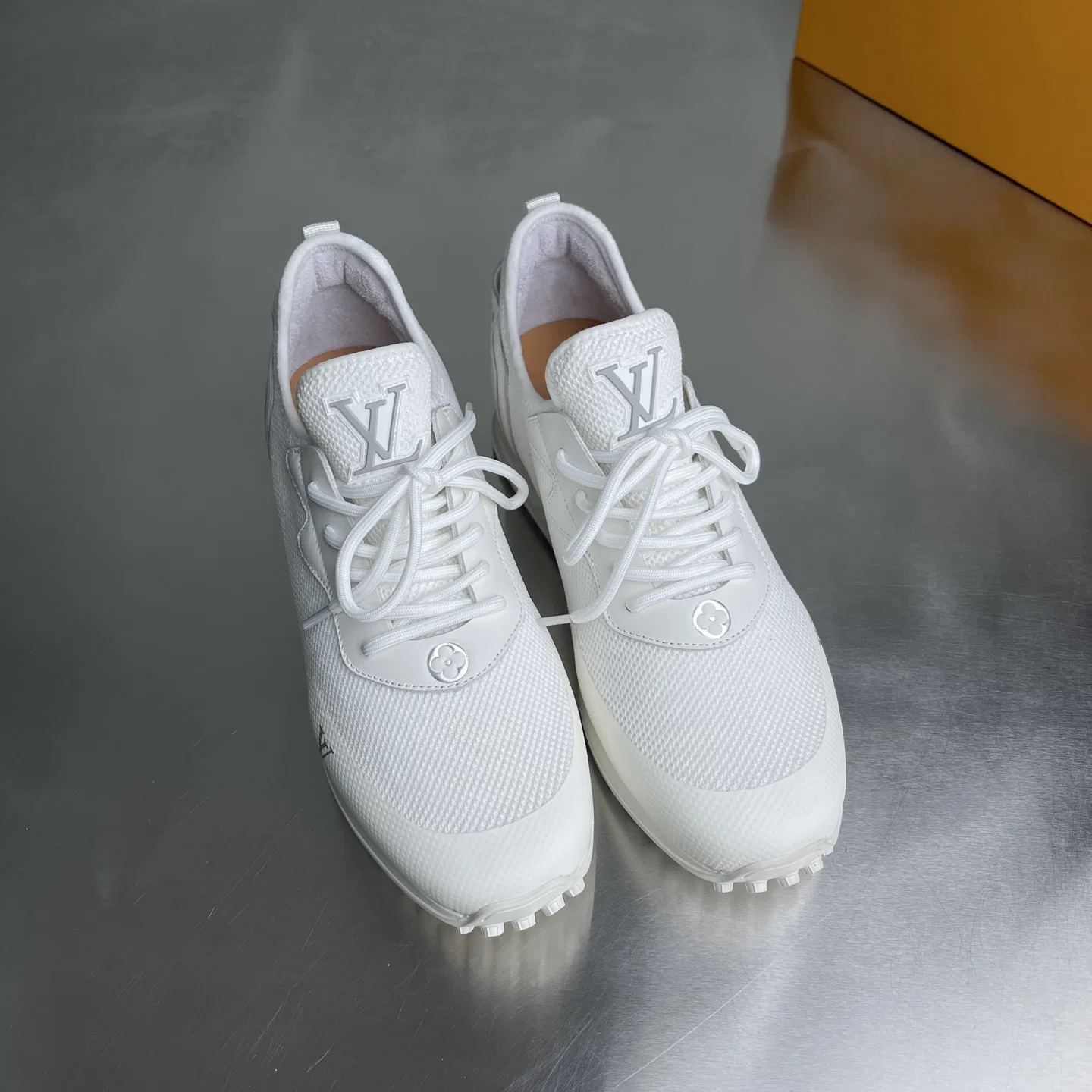 LV 27FW BMLOIMQ 001 스니커즈 5