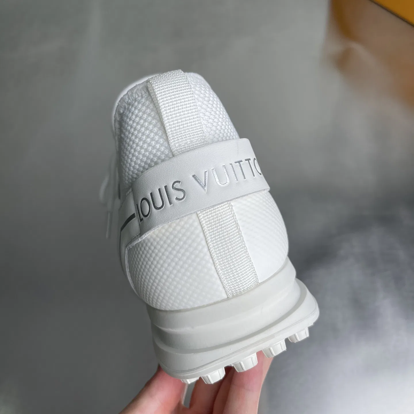 LV 27FW BMLOIMQ 001 스니커즈 6