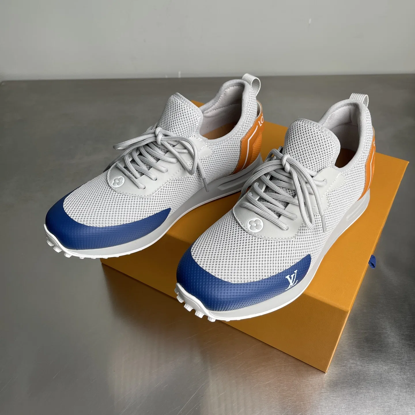 LV 27FW BMLOIMQ 002 스니커즈