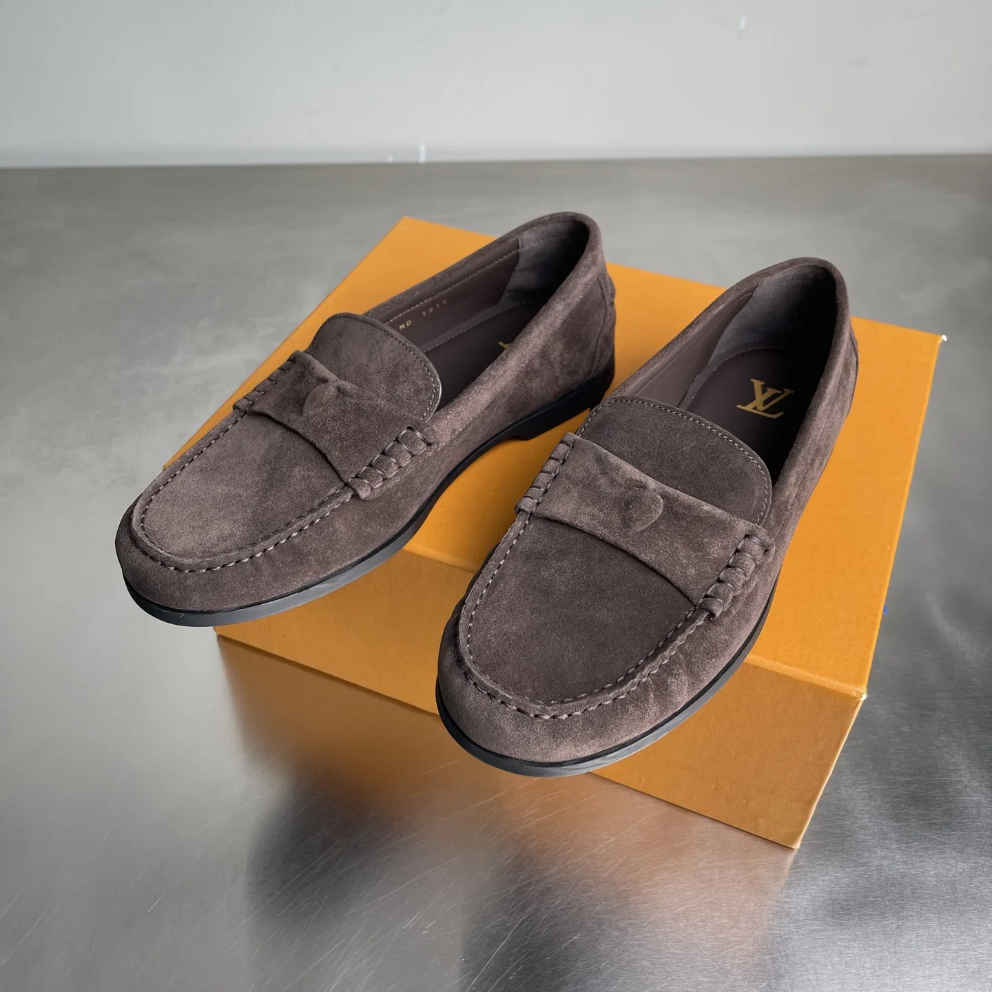 LV 27FW BMLOIMQ 008 로퍼