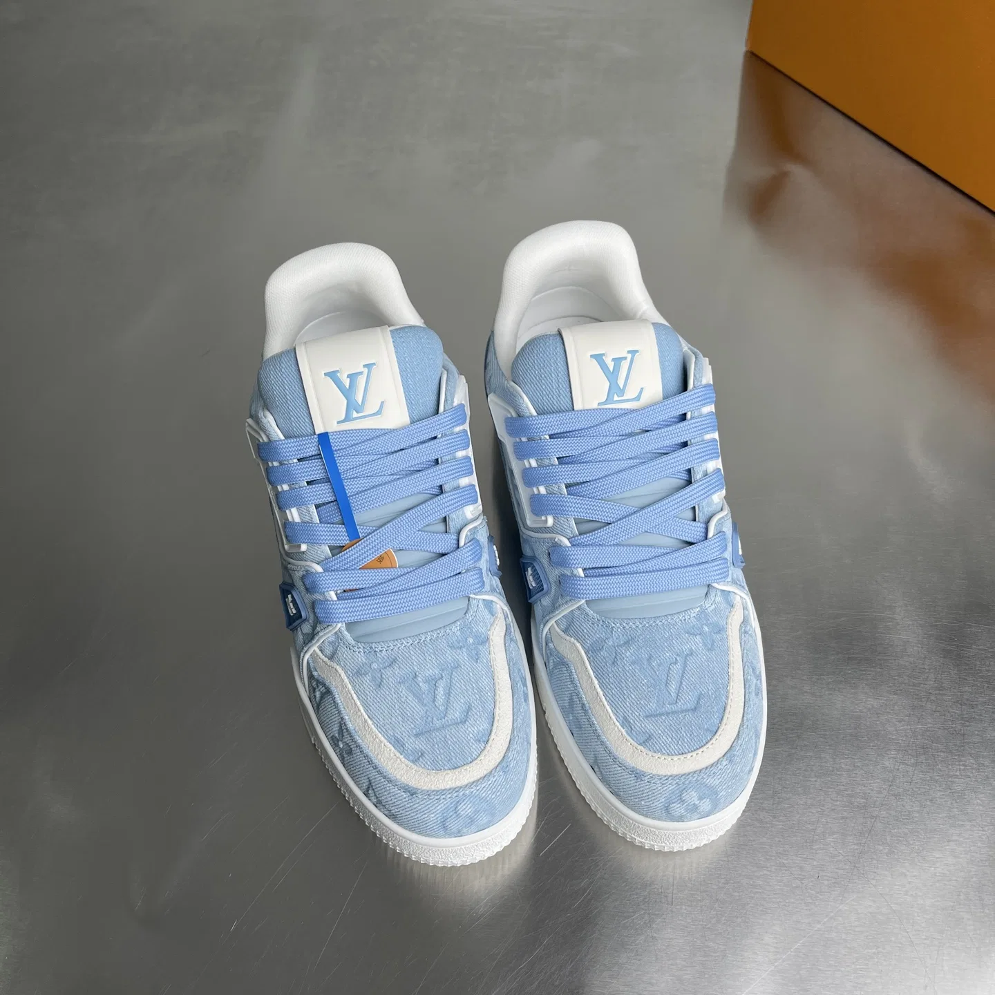 LV 27FW BMLOIMQ 009 스니커즈 5