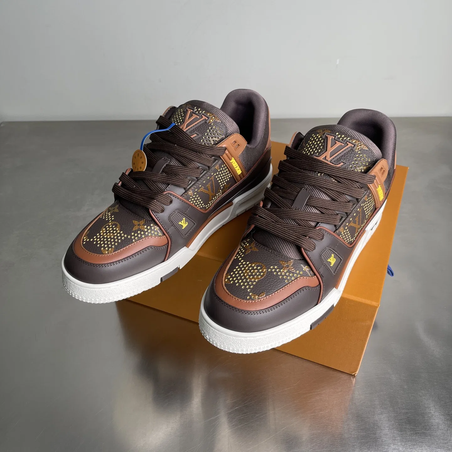 LV 27FW BMLOIMQ 013 스니커즈