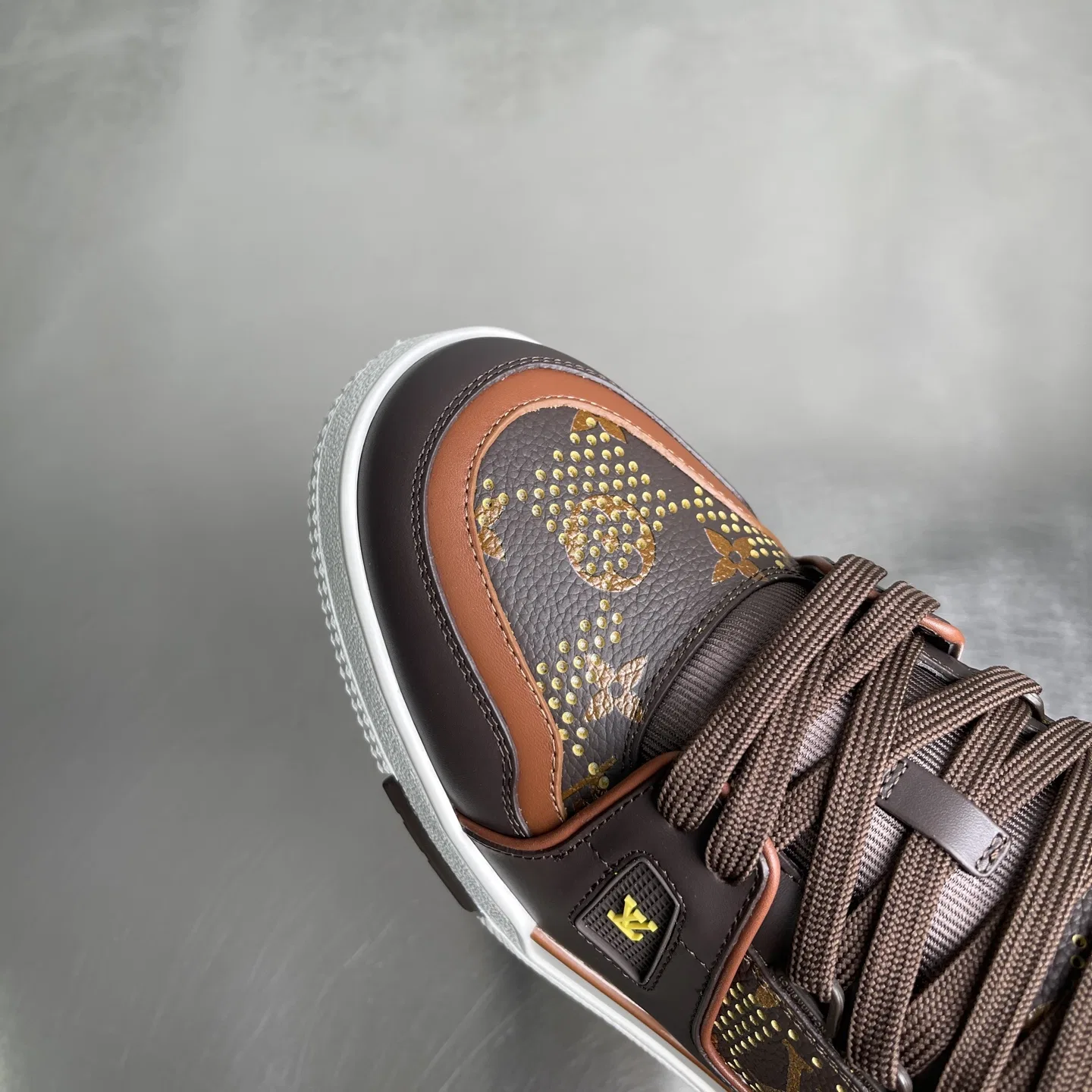 LV 27FW BMLOIMQ 013 스니커즈 4