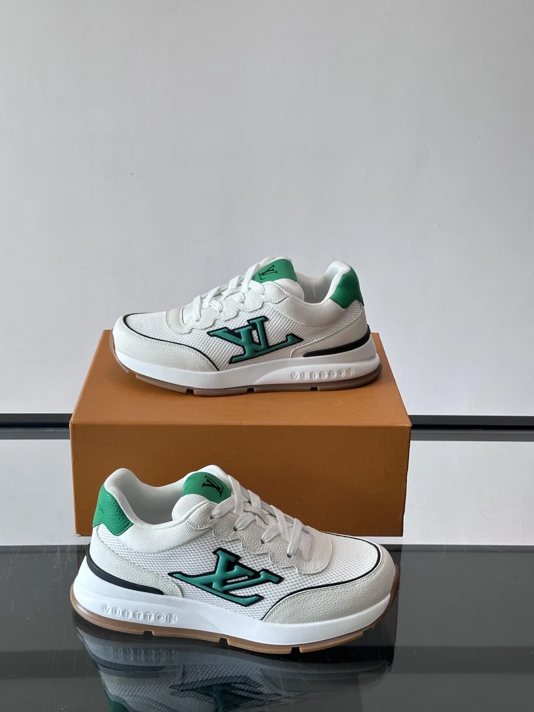 LV 27FW HOSLVLO 003 스니커즈 4