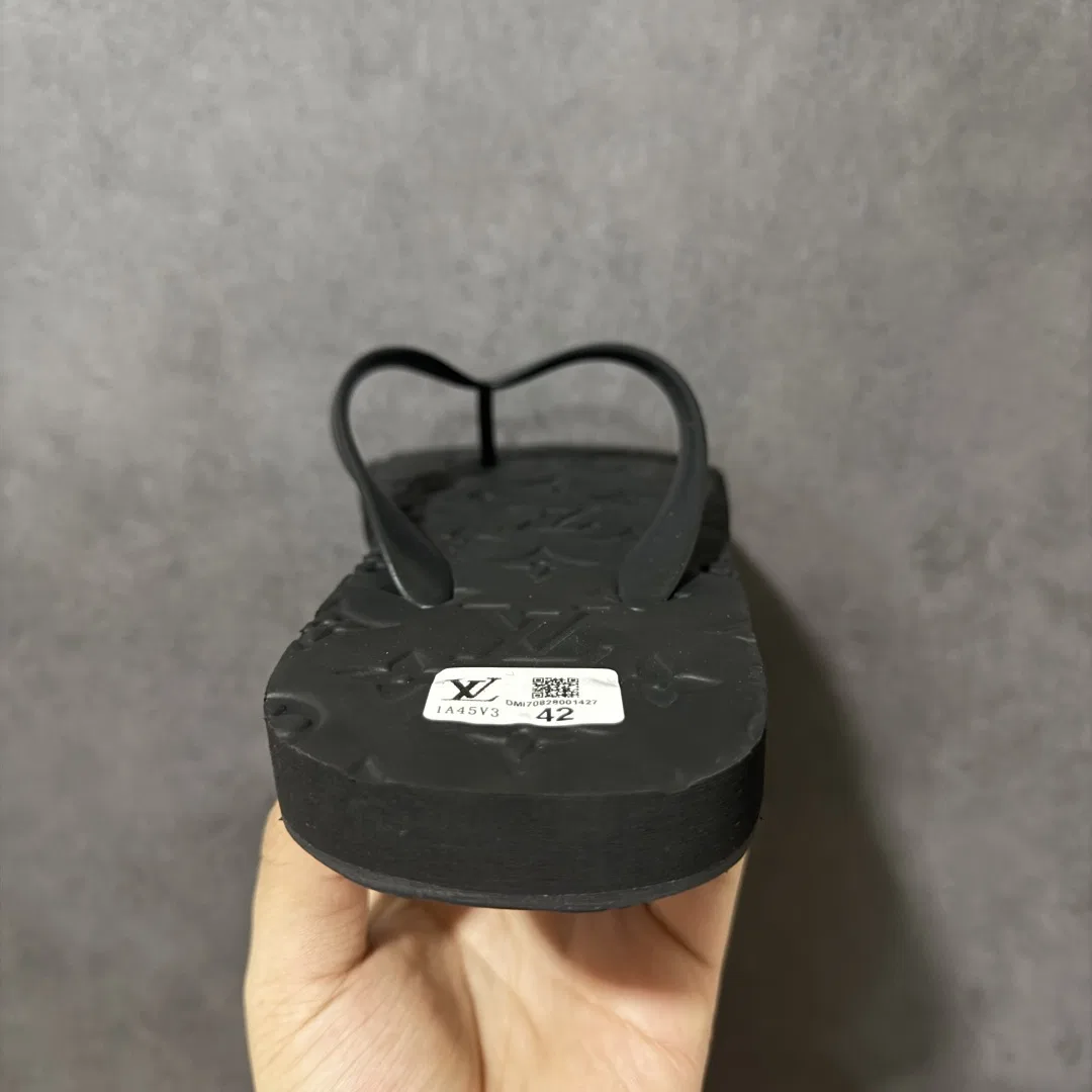 LV 27FW LDWAQLG 006 슬리퍼 3