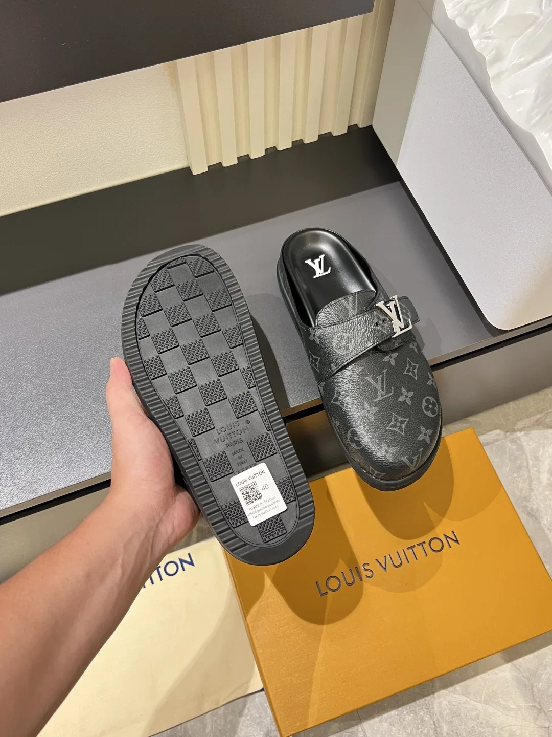LV 27FW LDWAQLG 007 슬리퍼 6