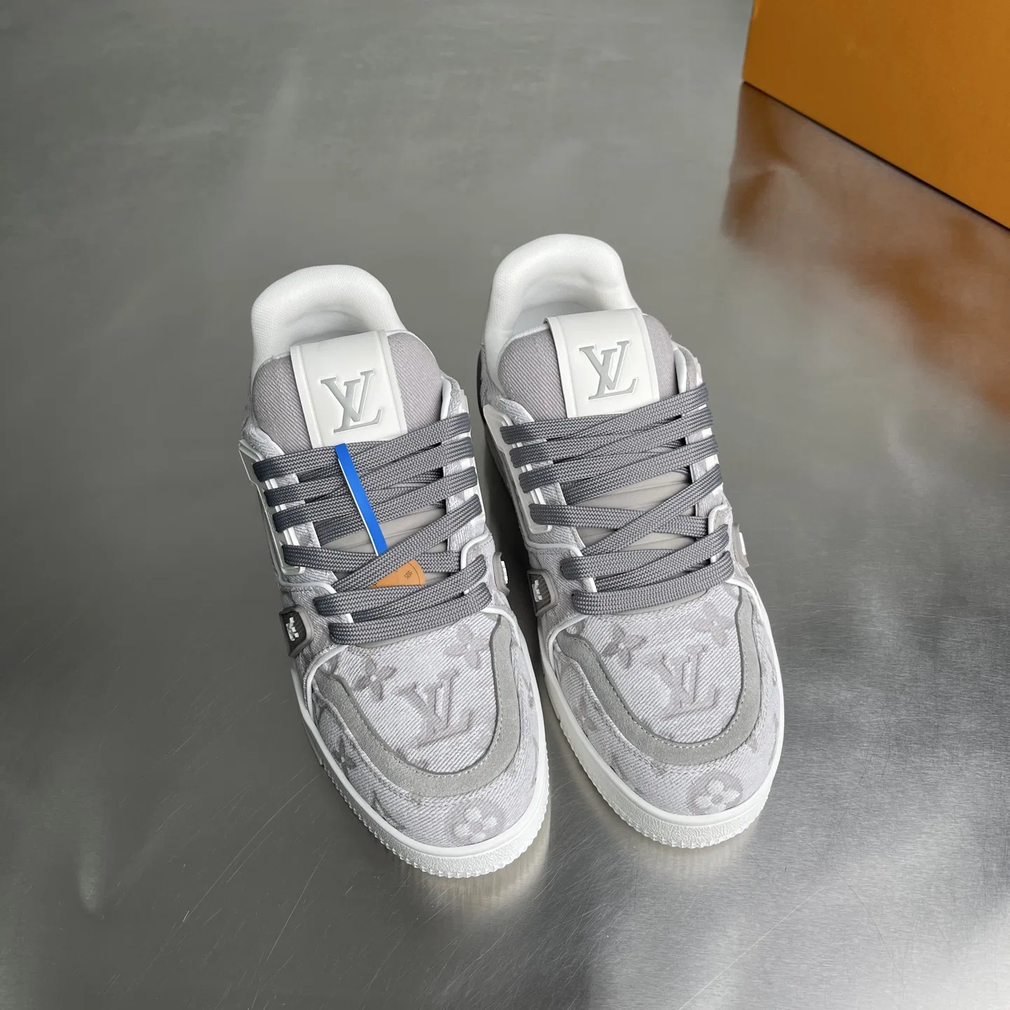LV 27FW LDWAQLG 009 스니커즈 6
