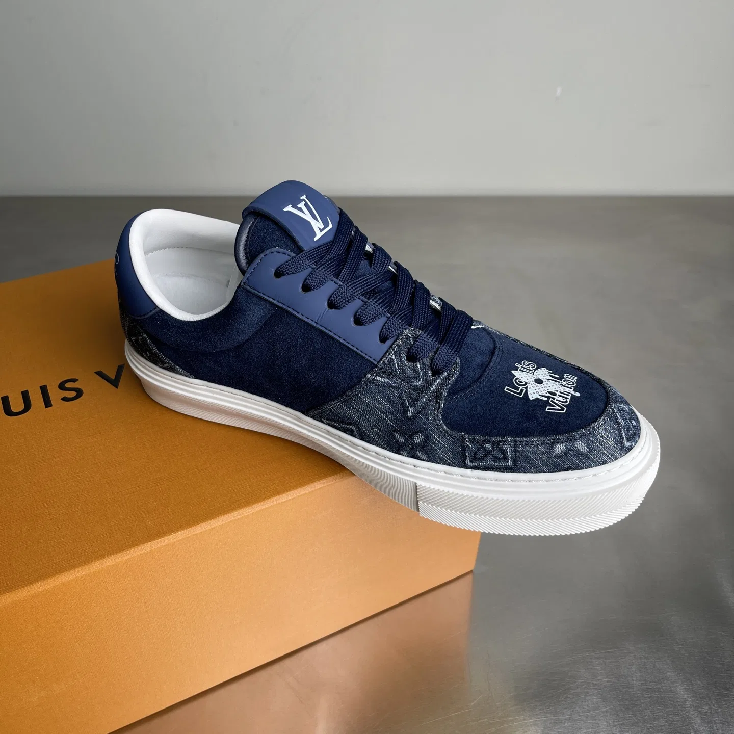 LV 27FW LDWAQLG 010 스니커즈 3