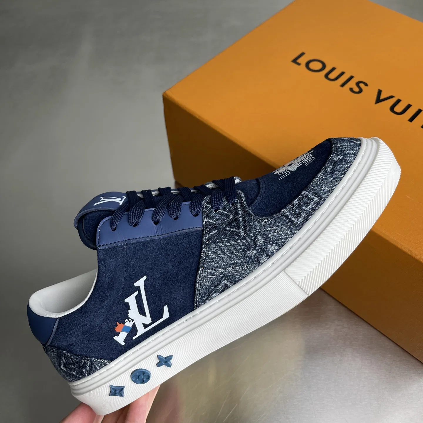 LV 27FW LDWAQLG 010 스니커즈 4