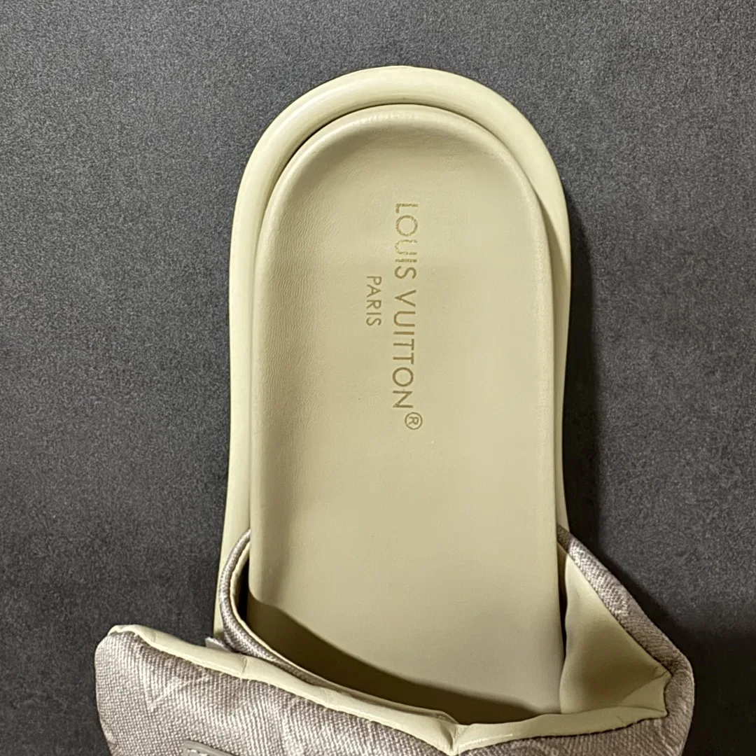 LV 27FW LDWAQLG 014 슬리퍼 6