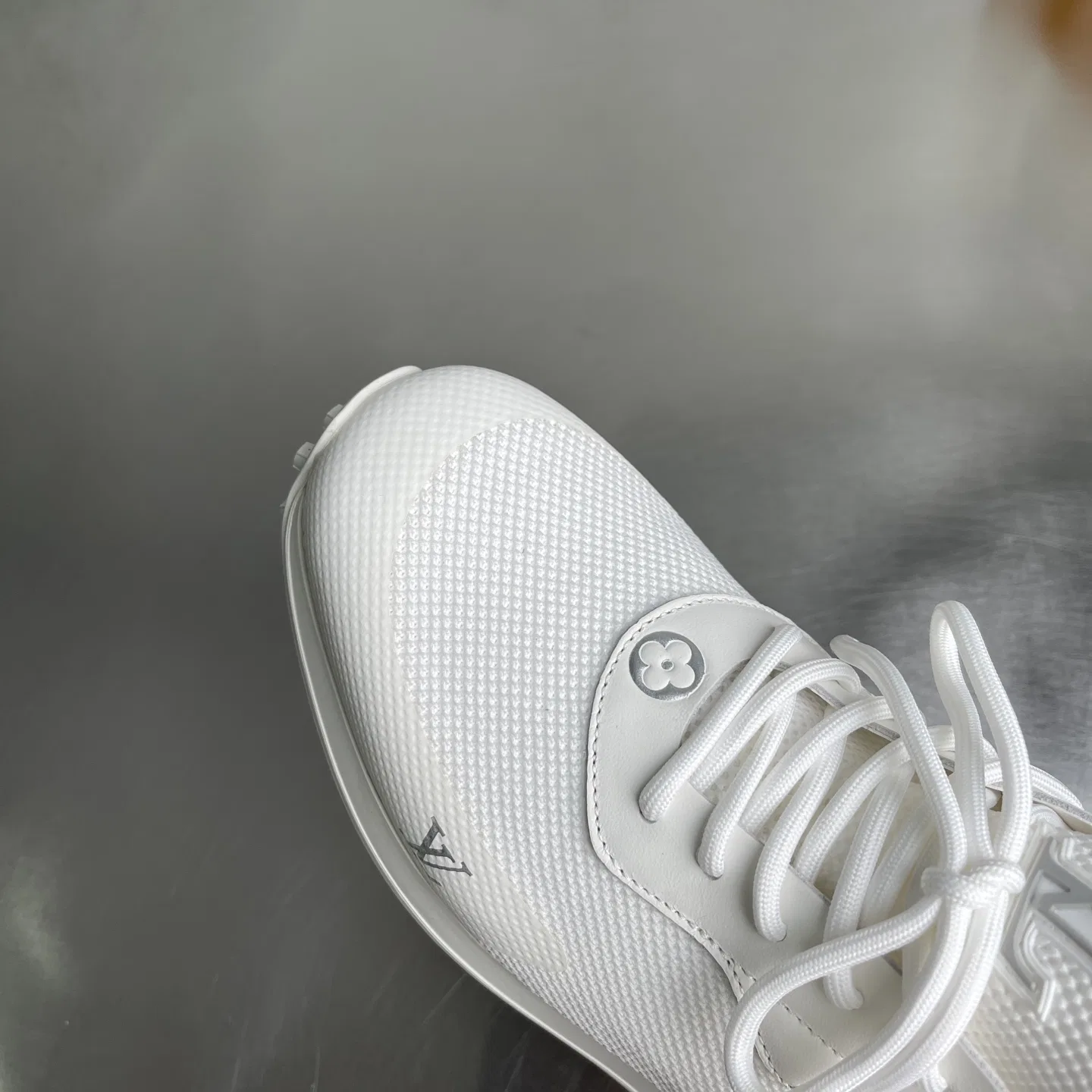 LV 27FW LDWAQLG 015 스니커즈 5