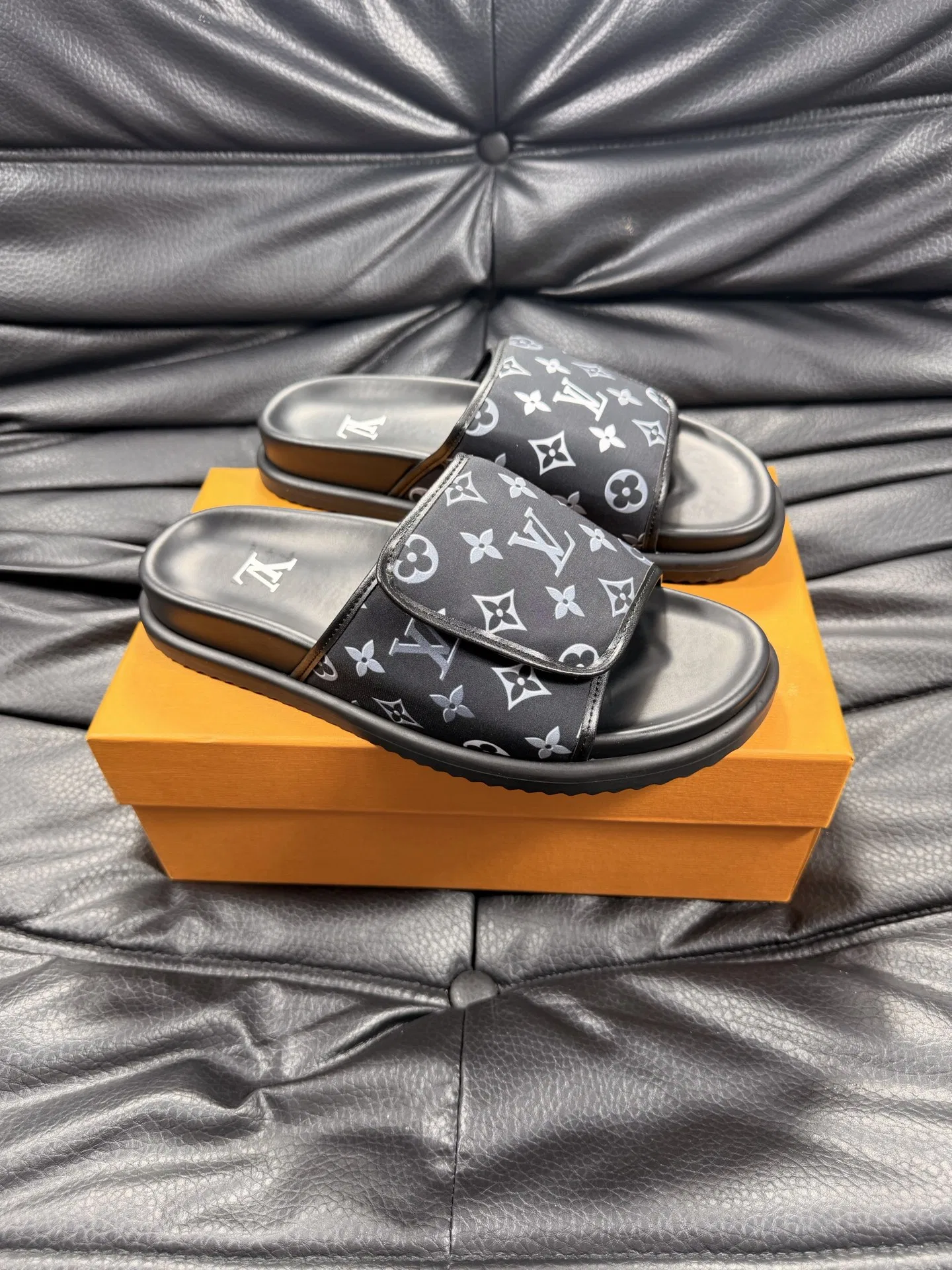 LV 27FW LDWAQLG 019 슬리퍼 3