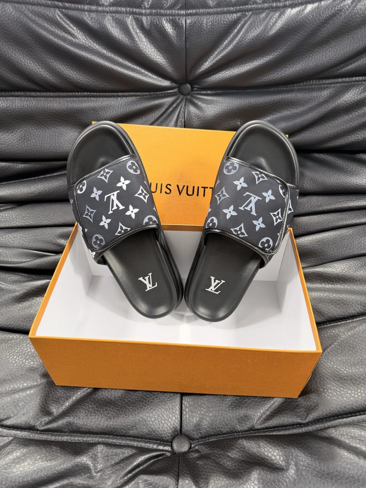 LV 27FW LDWAQLG 019 슬리퍼 4