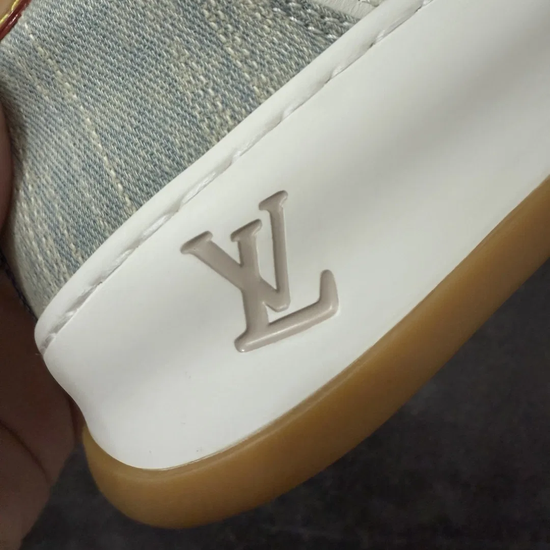 LV 27FW LDWAQLG 023 스니커즈 4