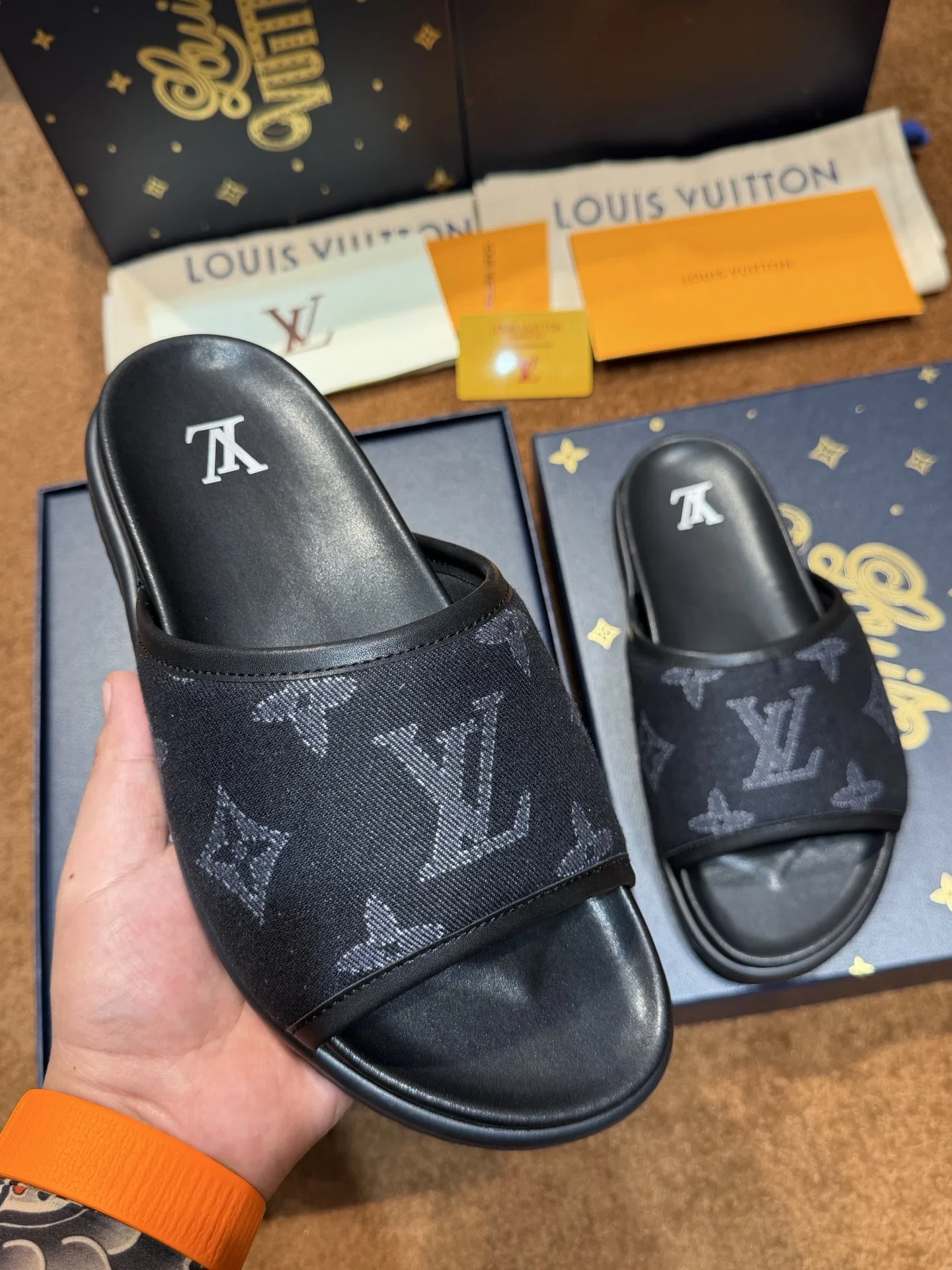 LV 27FW LDWAQLG 024 슬리퍼 5