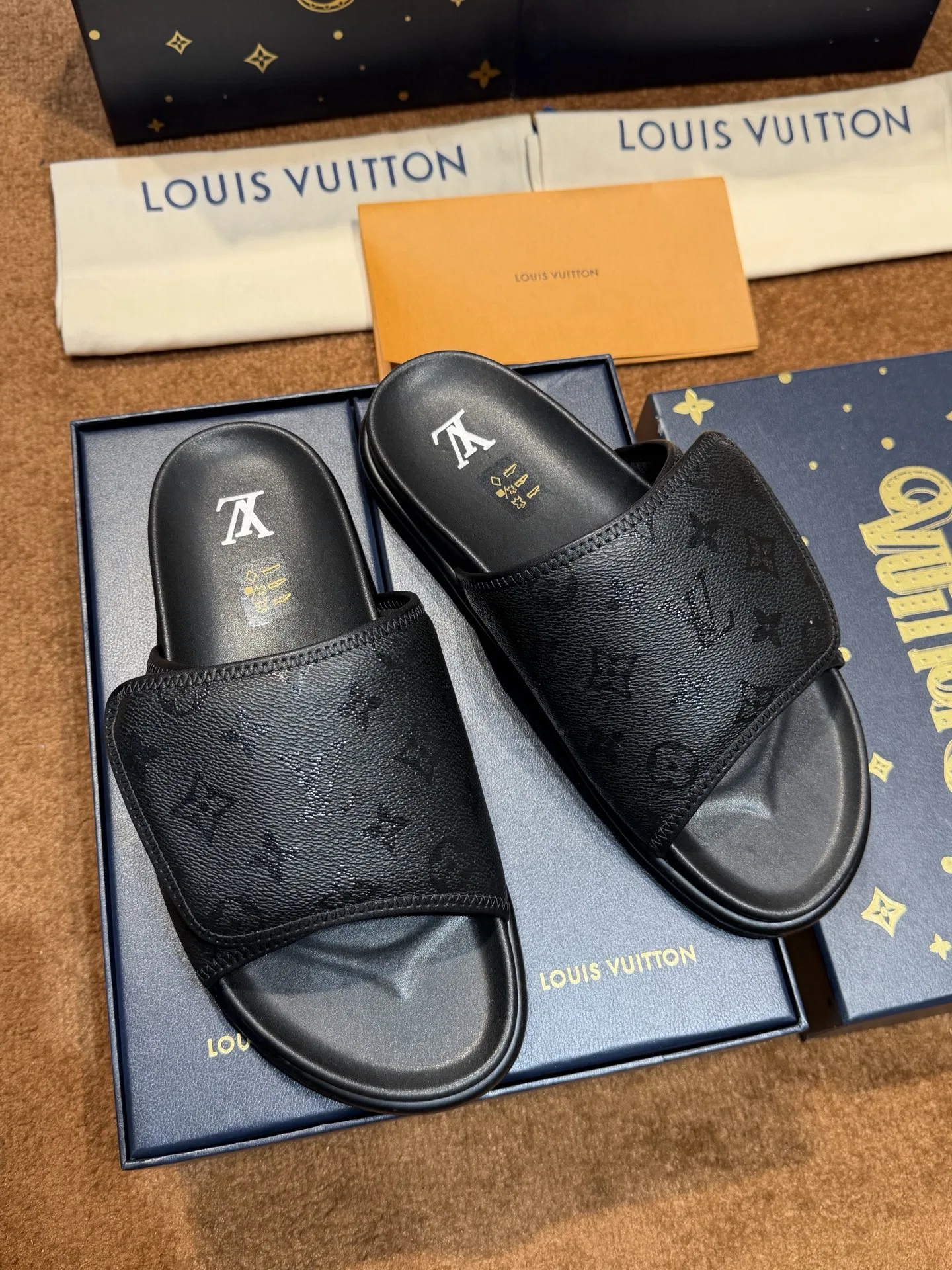 LV 27FW LDWAQLG 025 슬리퍼 3