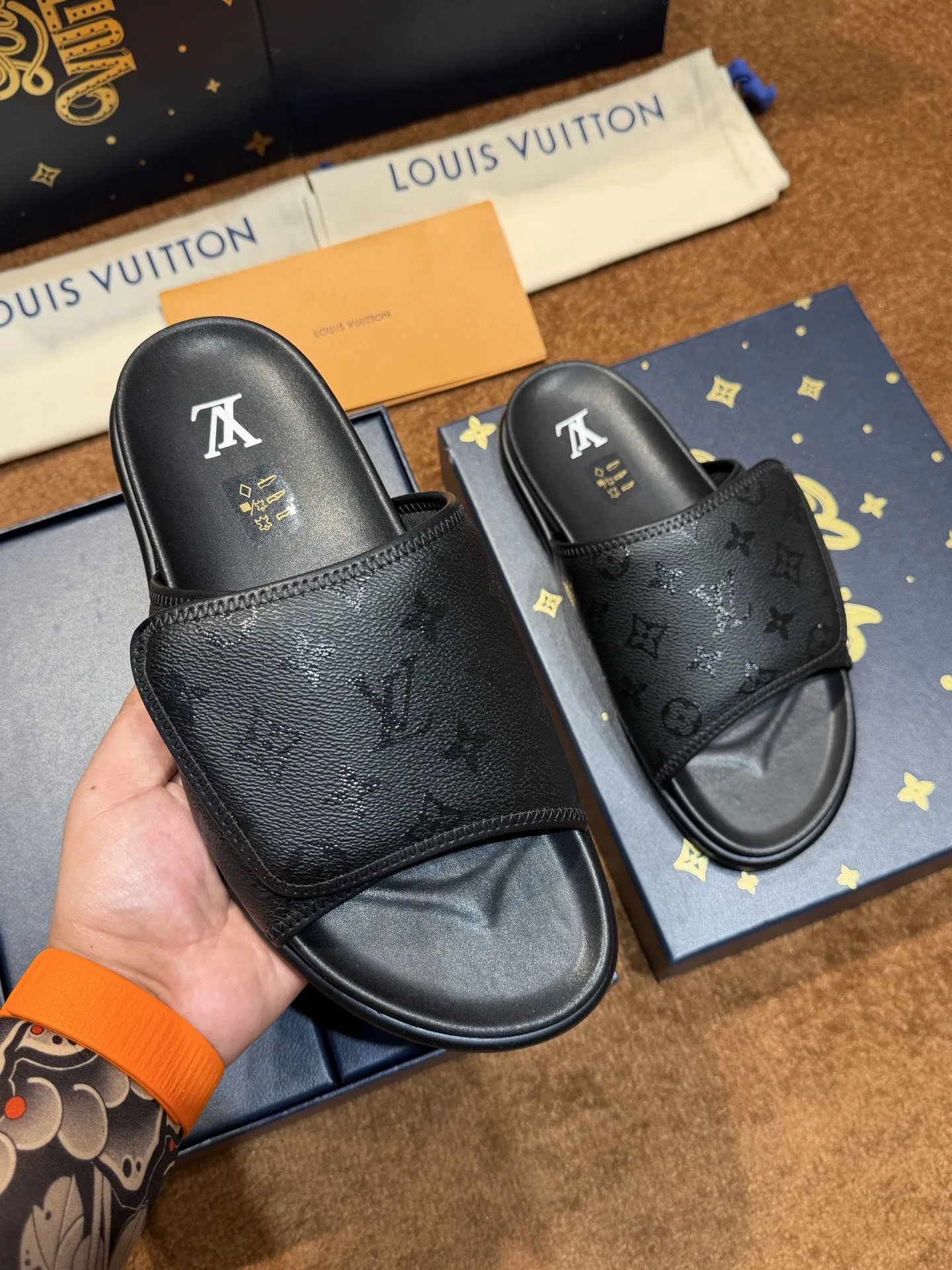 LV 27FW LDWAQLG 025 슬리퍼 5