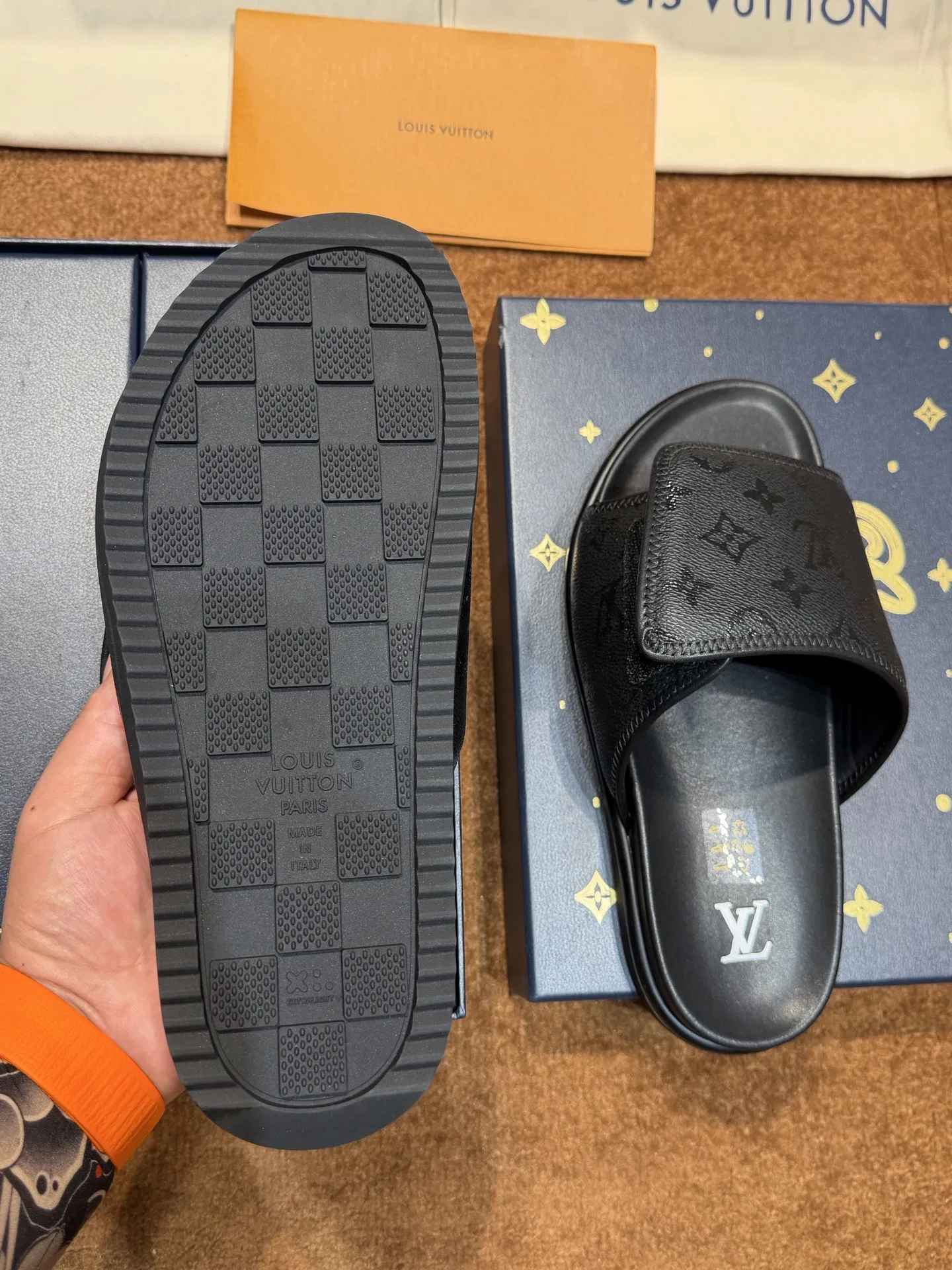 LV 27FW LDWAQLG 025 슬리퍼 6