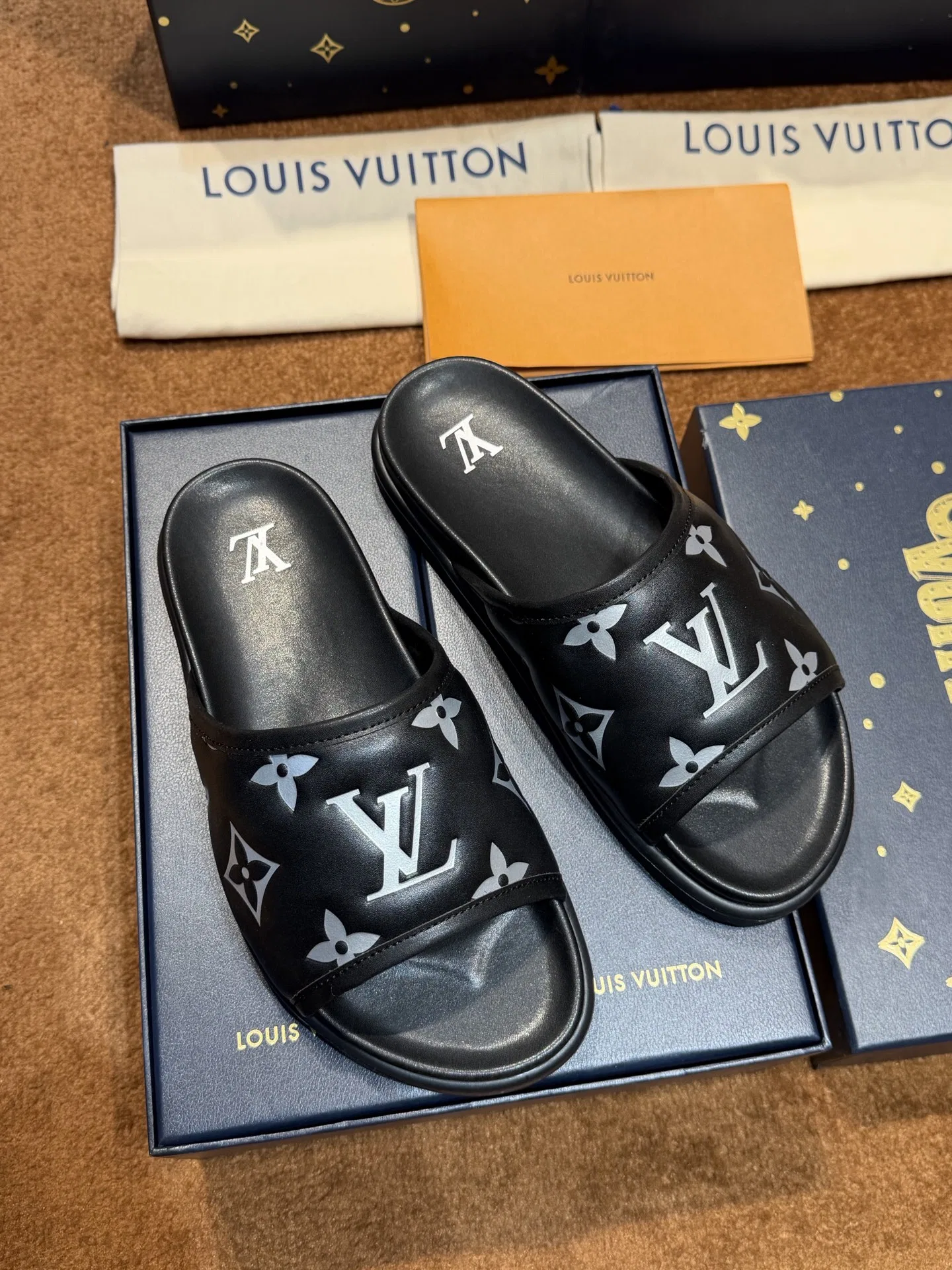 LV 27FW LDWAQLG 026 슬리퍼 3