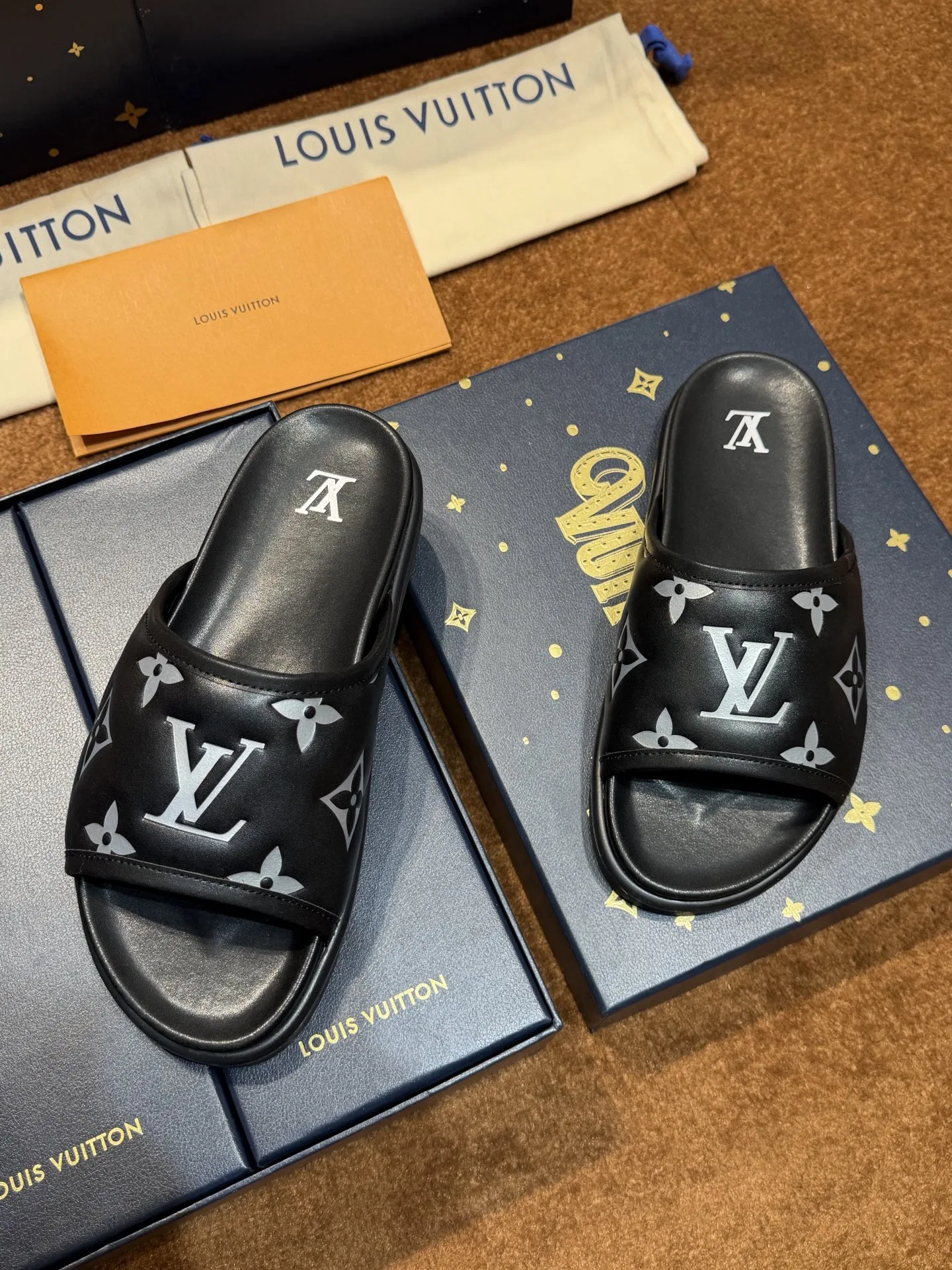 LV 27FW LDWAQLG 026 슬리퍼 4