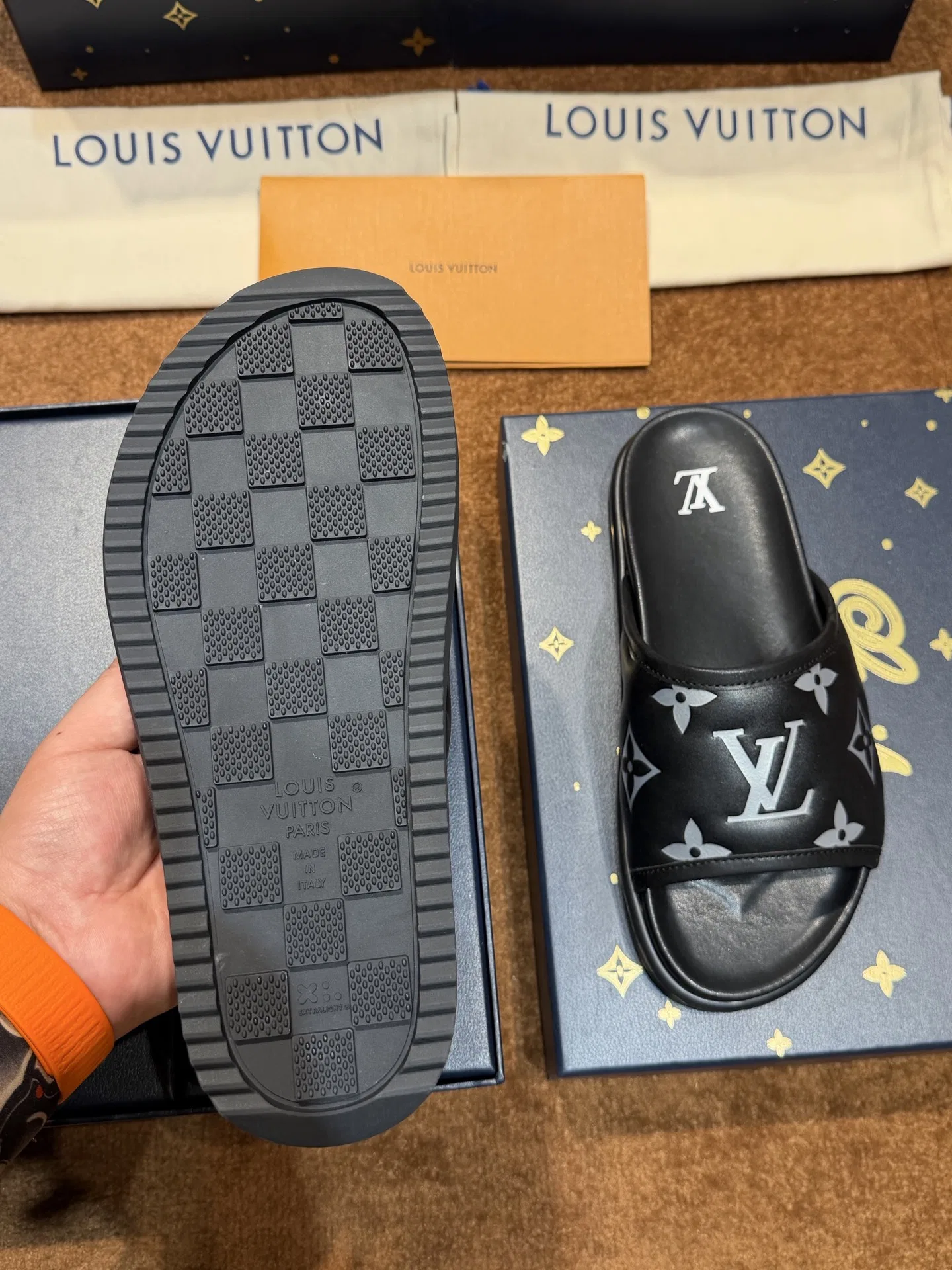 LV 27FW LDWAQLG 026 슬리퍼 6