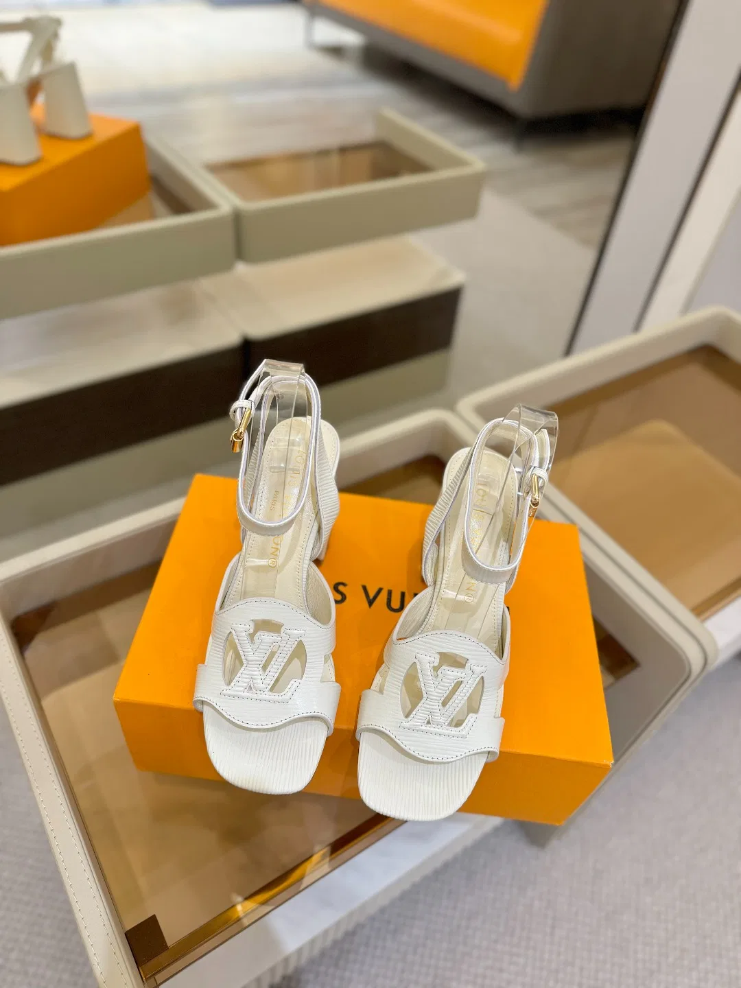 LV 27FW LDWAQLG 030 구두 4