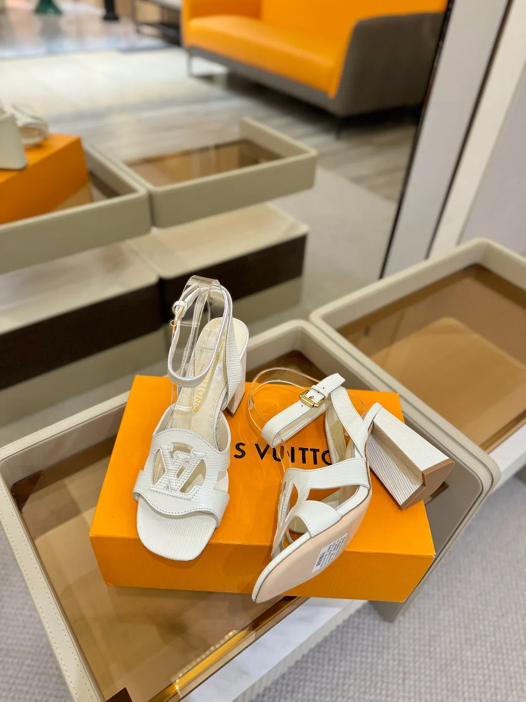 LV 27FW LDWAQLG 030 구두 5
