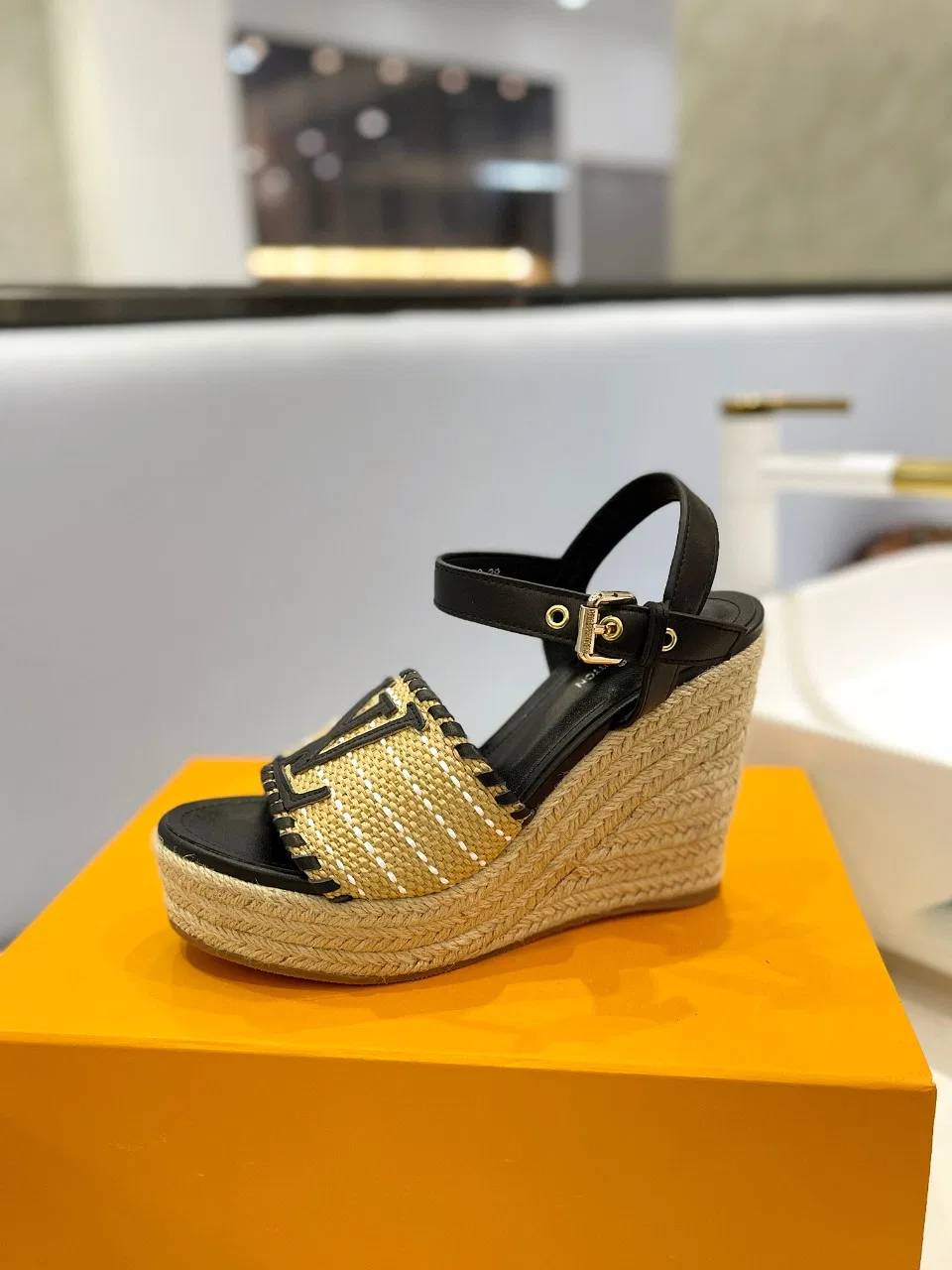 LV 27FW LDWAQLG 035 구두