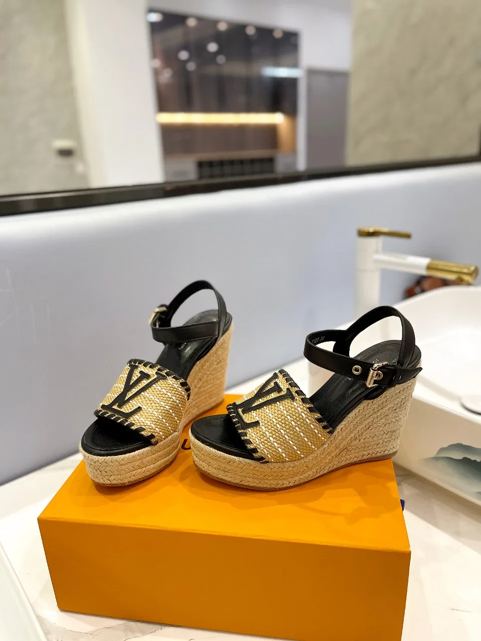 LV 27FW LDWAQLG 035 구두 4