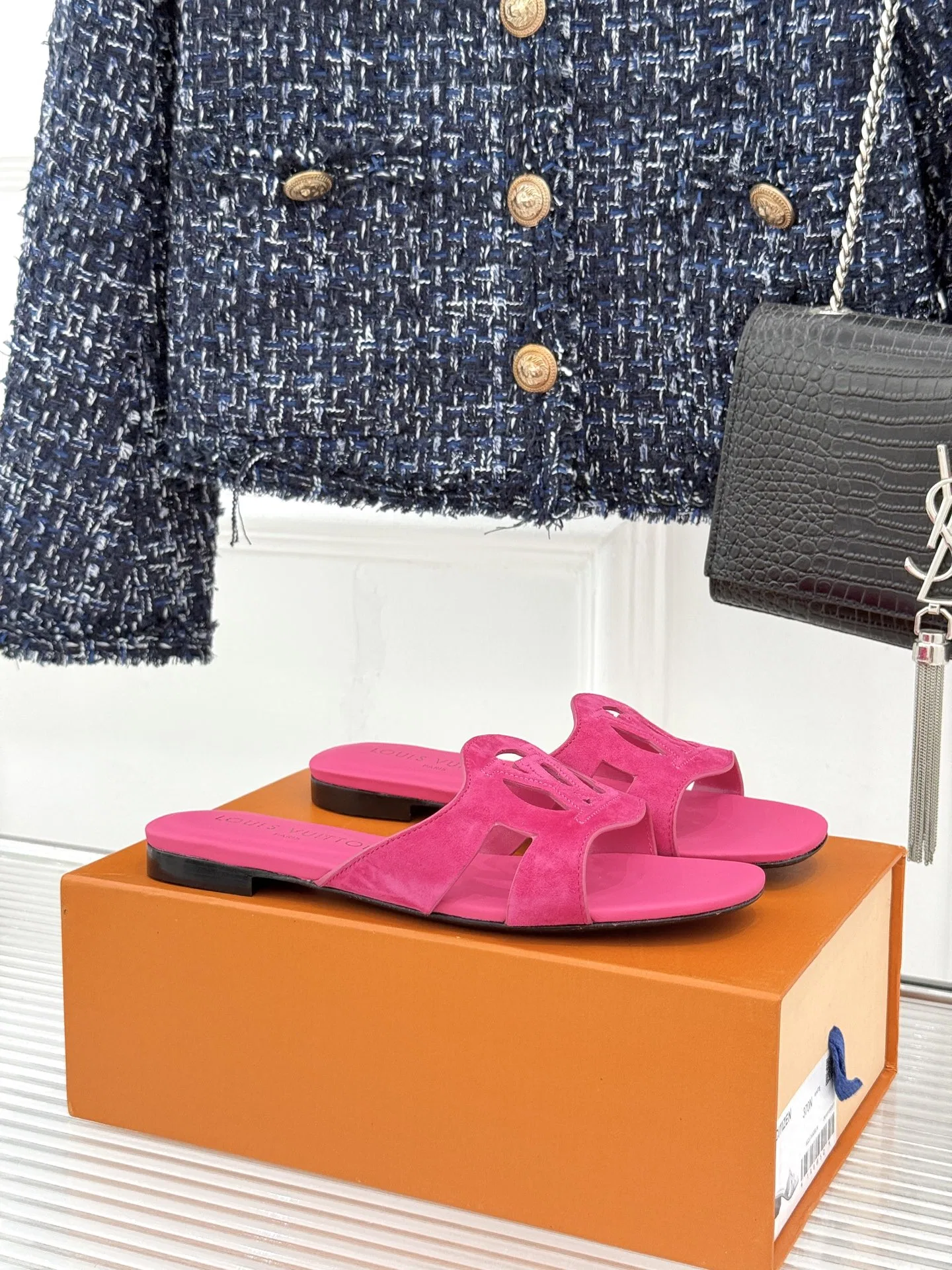 LV 27FW LDWAQLG 051 슬리퍼